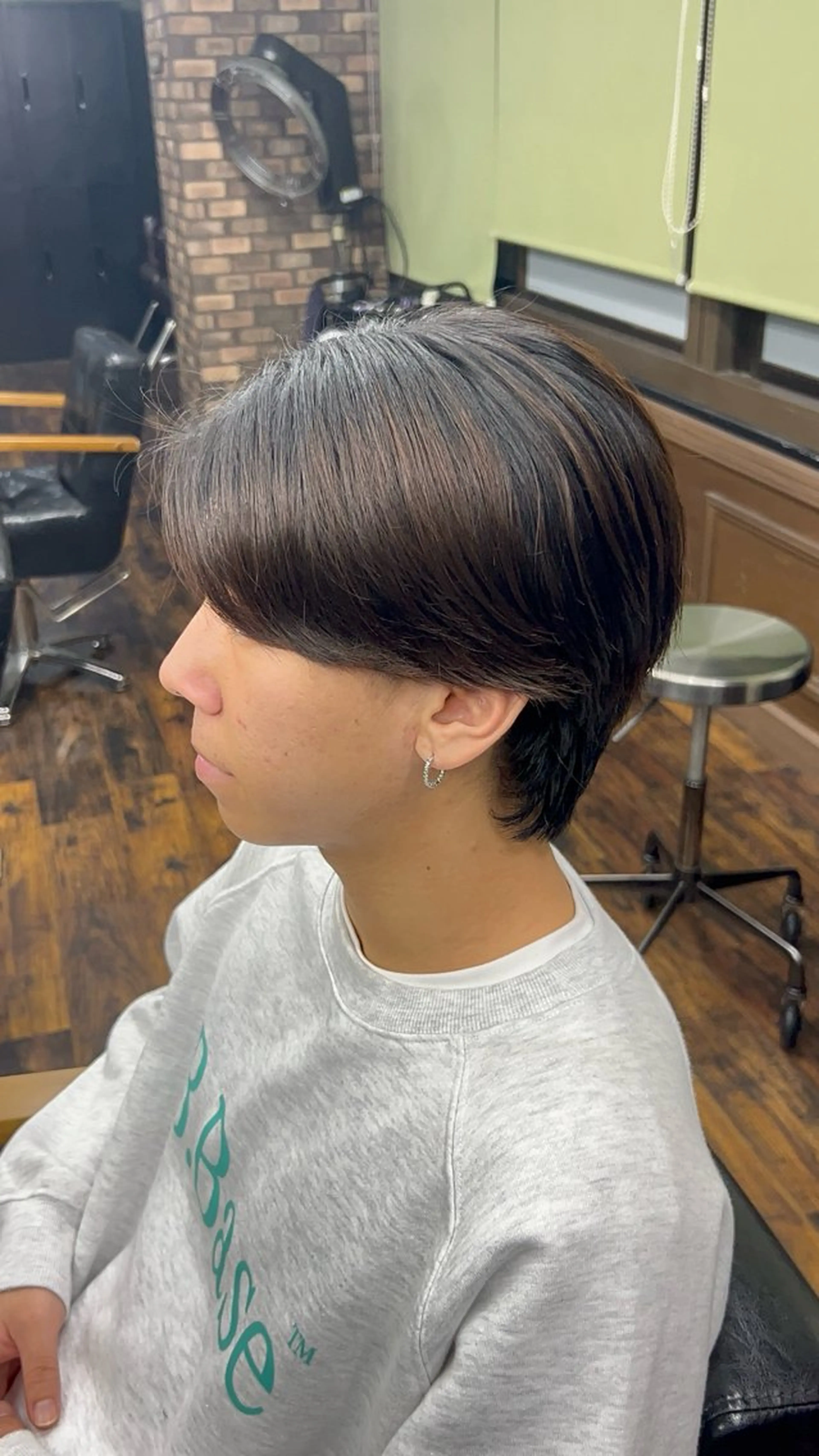 ミディアム メンズ 三谷 仁のヘアスタイル
