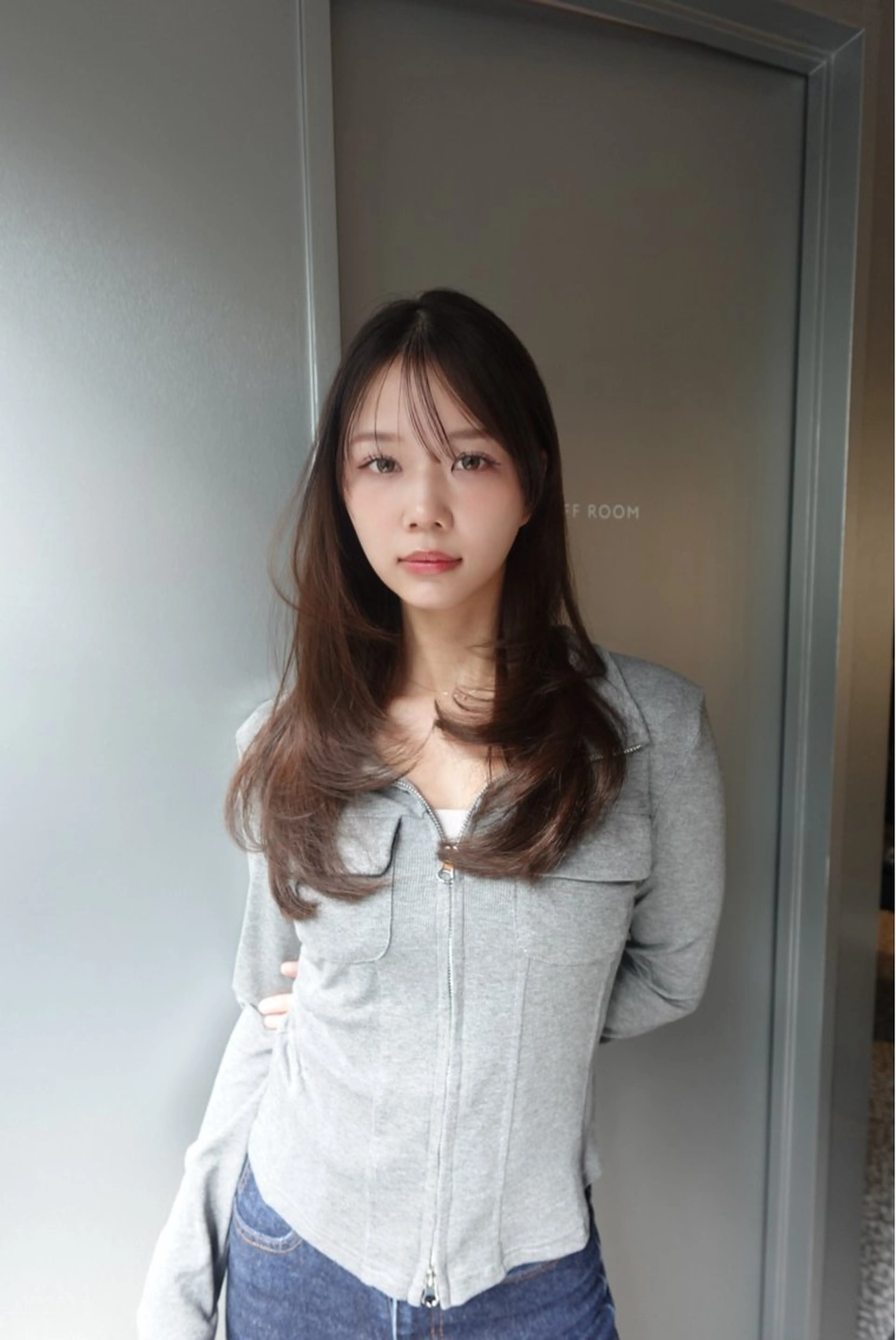 ロング 大嶋 伸吾のヘアスタイル