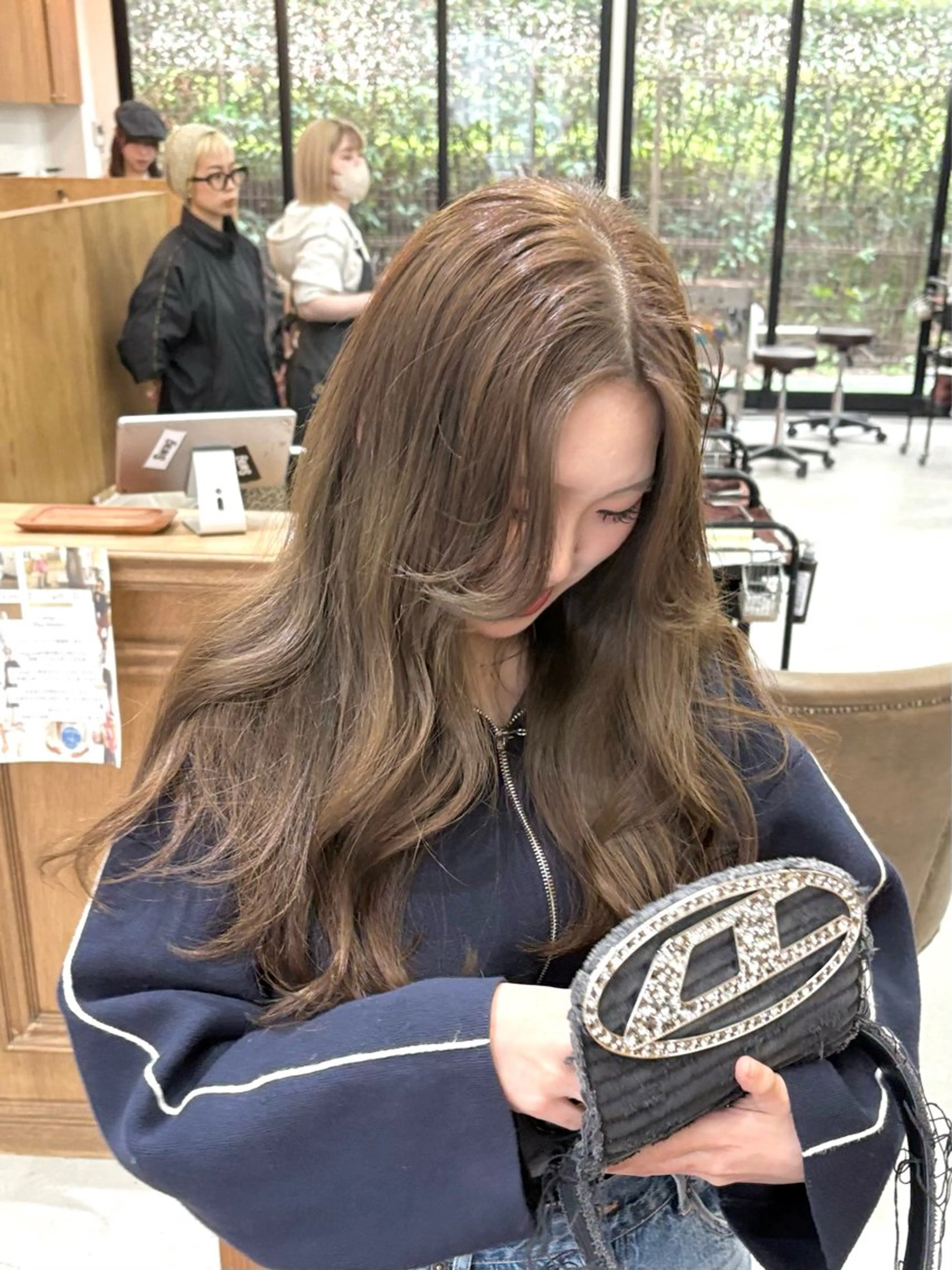 ロング カラー ヘアアレンジ ベージュカラー オリーブベージュ カット ヘアカラー トリートメント ハル🌸柔色/ ブリーチなし/艶髪のヘアスタイル