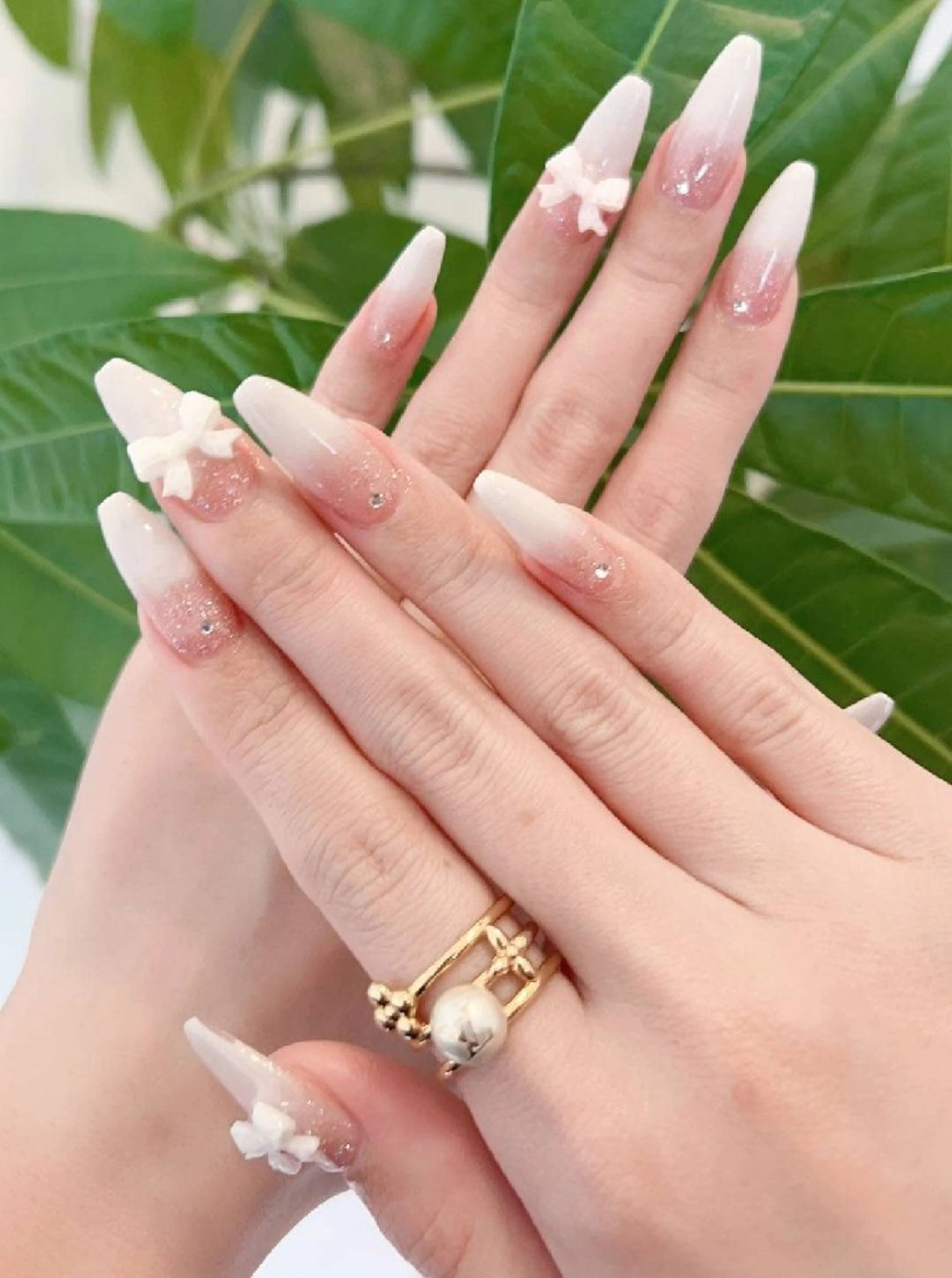 ネイル アートネイル チークネイル 長さ出し フットネイル フレンチネイル ハンドネイル RiRi ネイルサロンのネイルデザイン