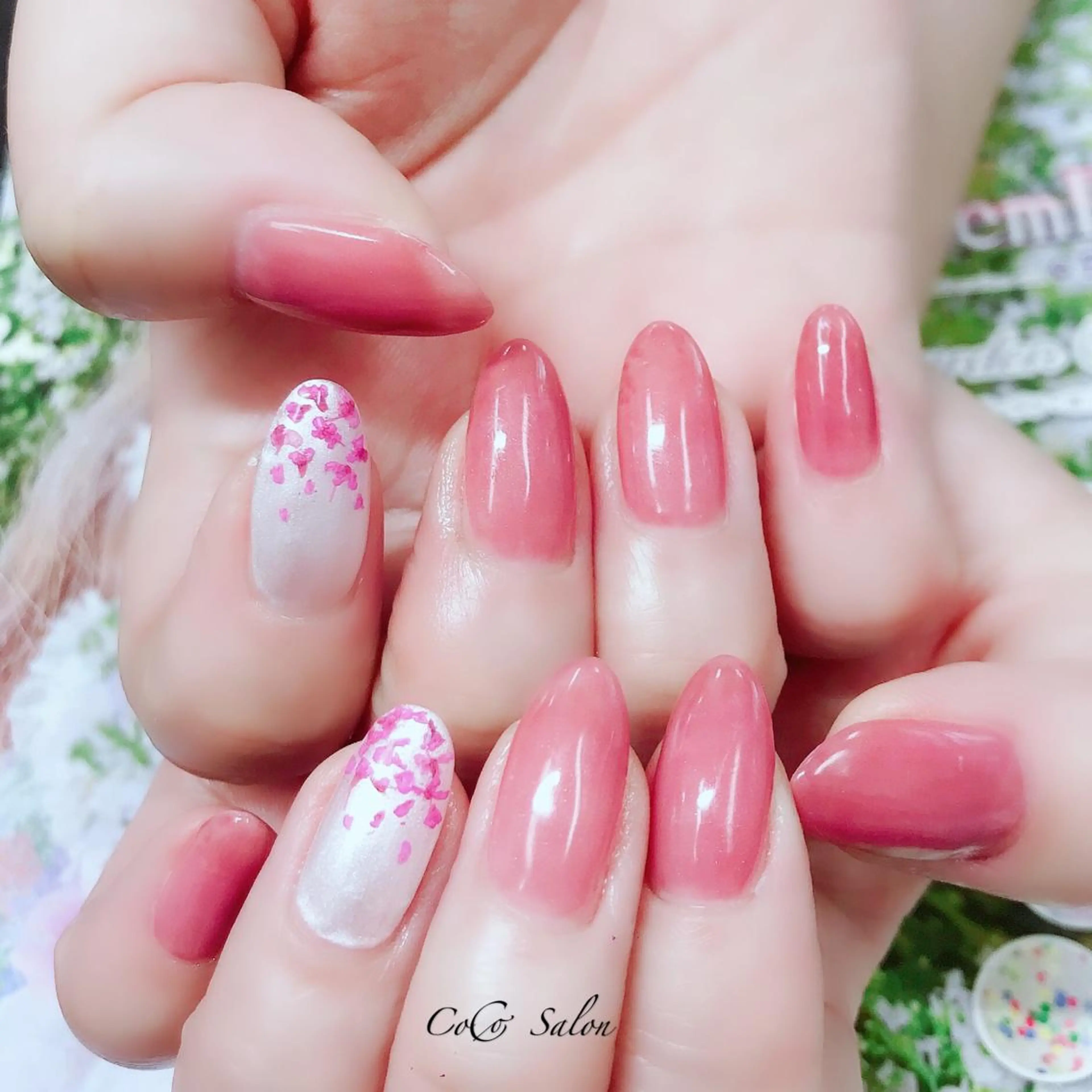 ネイル フラワーネイル ワンカラーネイル ピンク シンプルネイル CoCoSalon ネイル/まつ毛予約のネイルデザイン