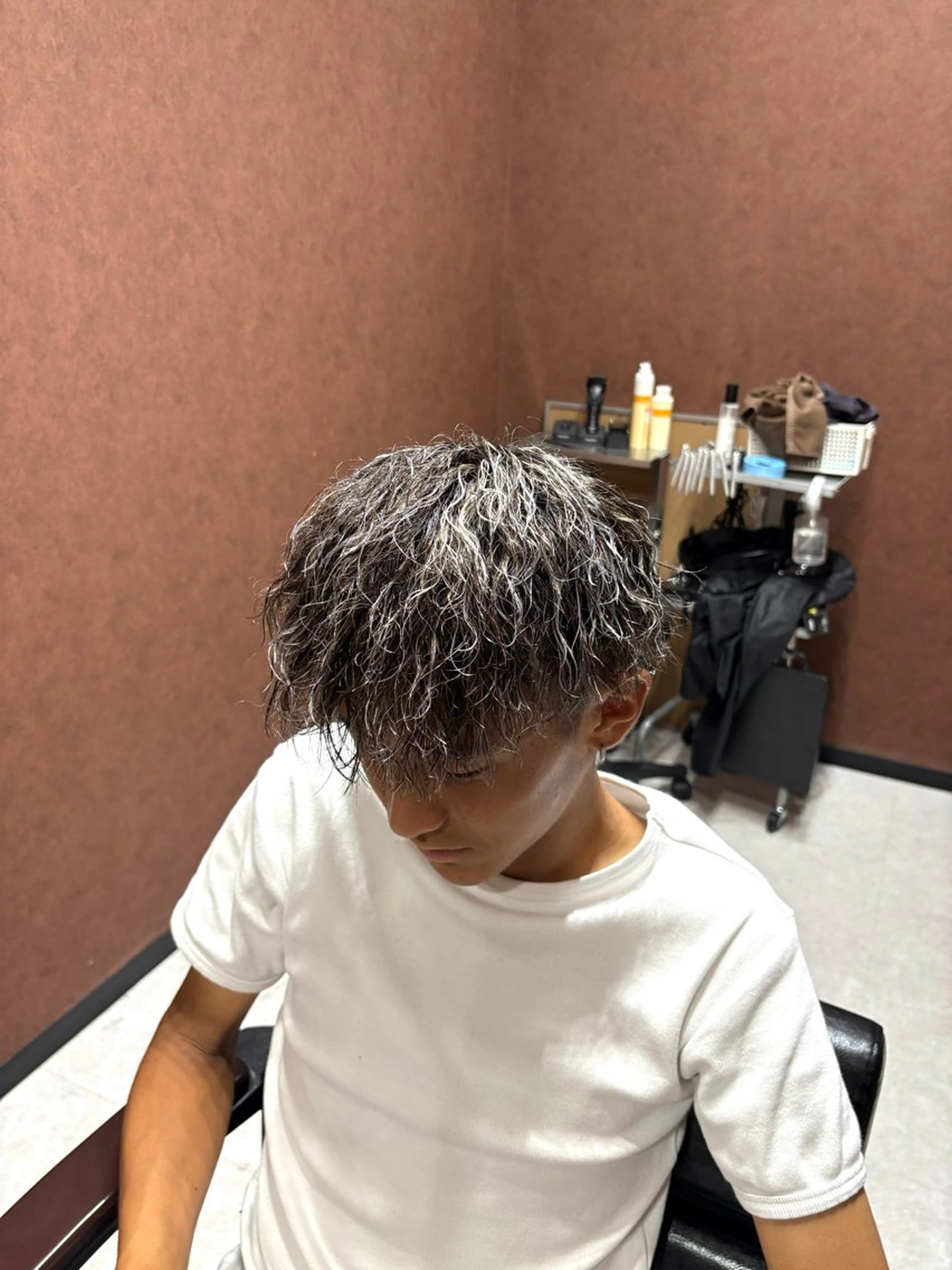 カラー パーマ メンズ メンズブリーチ メンズメッシュ ブリーチ メッシュ カット ヘアカラー パーマ E 難波店 Rei /メンズのヘアスタイル