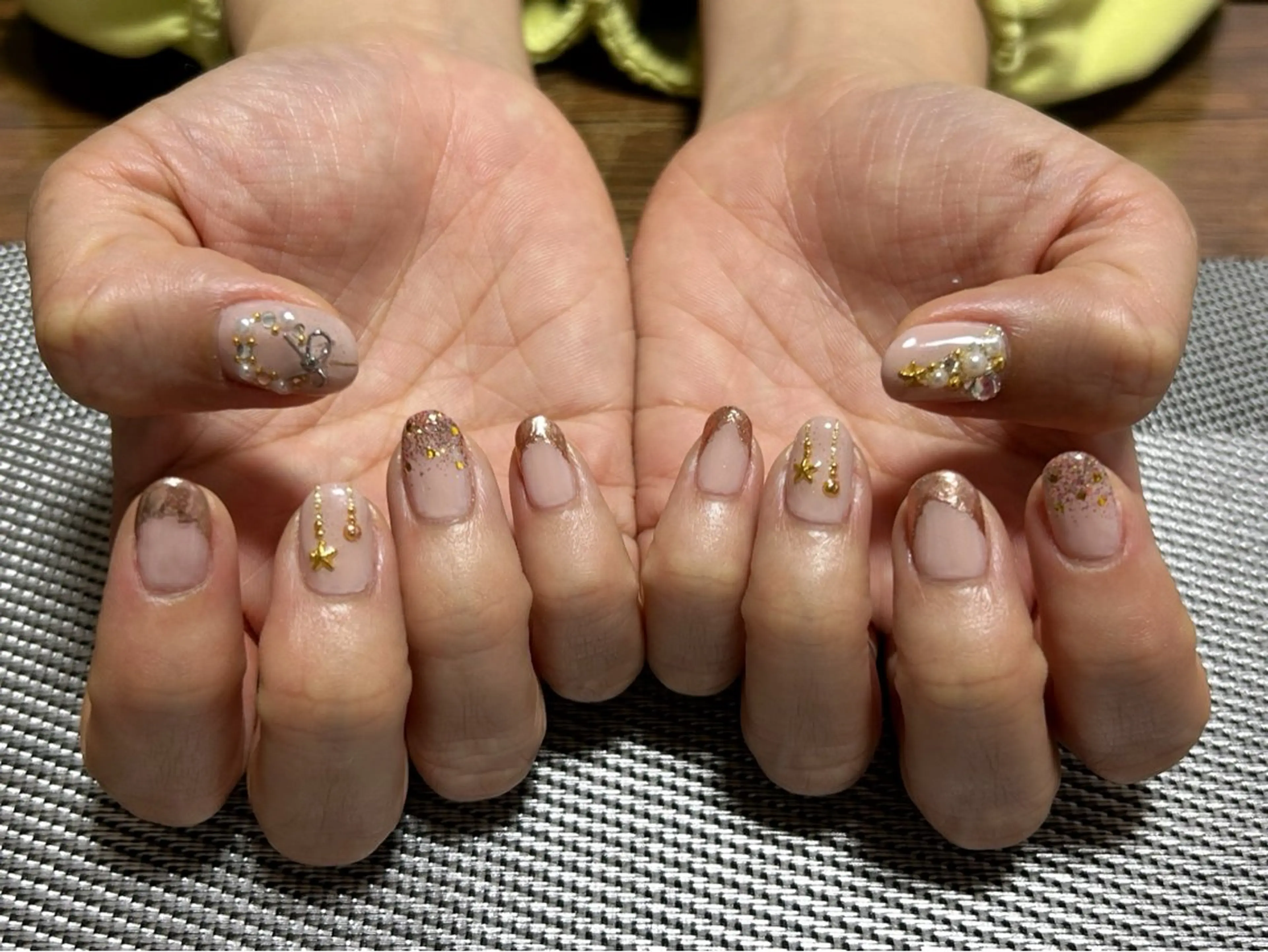 ネイル 冬ネイル クリスマス ハンドネイル i nailのネイルデザイン