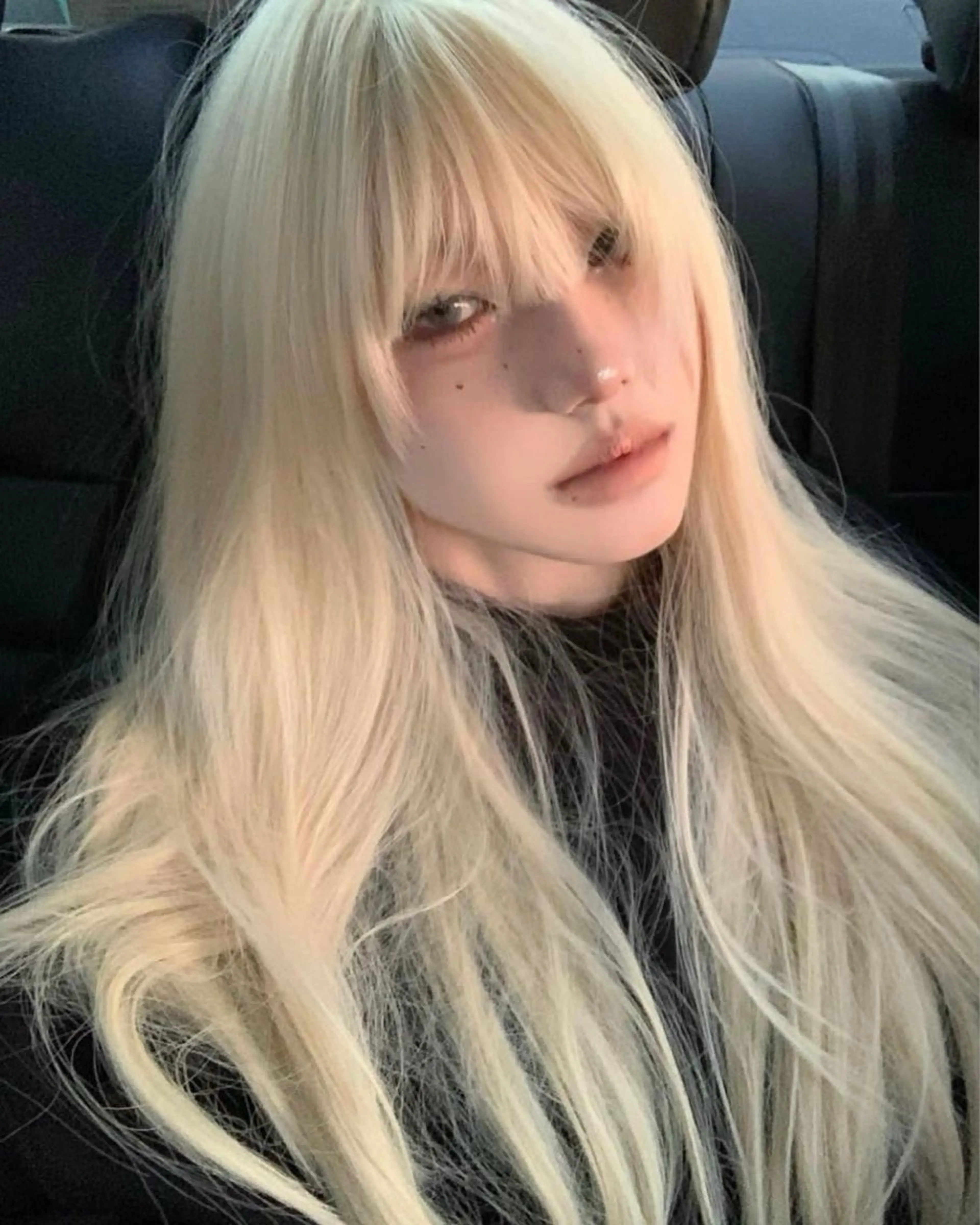 セミロング カラー ヘアアレンジ ブロンド ハイトーンカラー ヘアカラー トリートメント ヘアセット 💎韓国/ レイヤー カット/ 暖色🫧のヘアスタイル