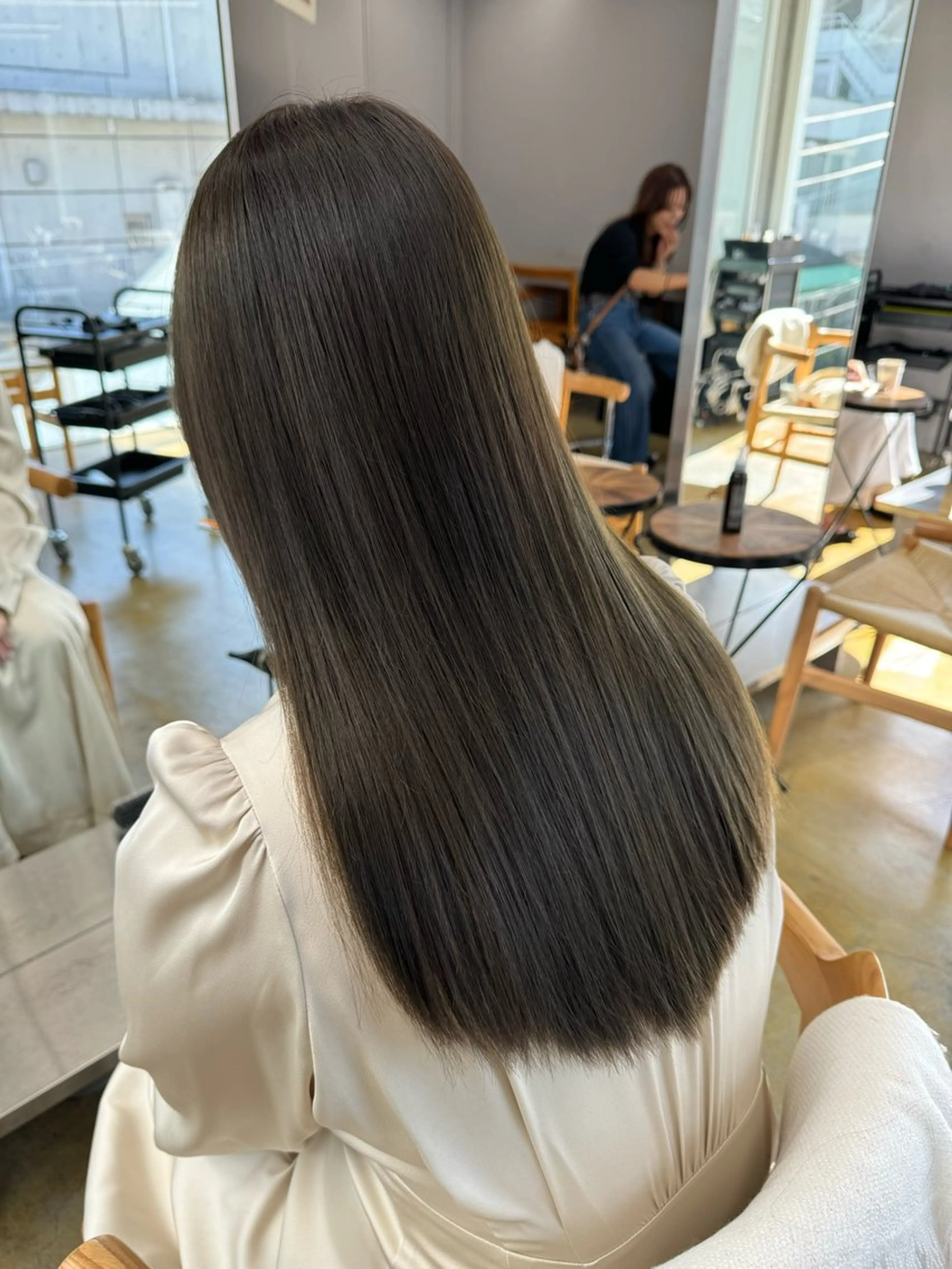 カラー ヘアカラー トリートメント maina/透明感 ベージュ/ブラウンのヘアスタイル