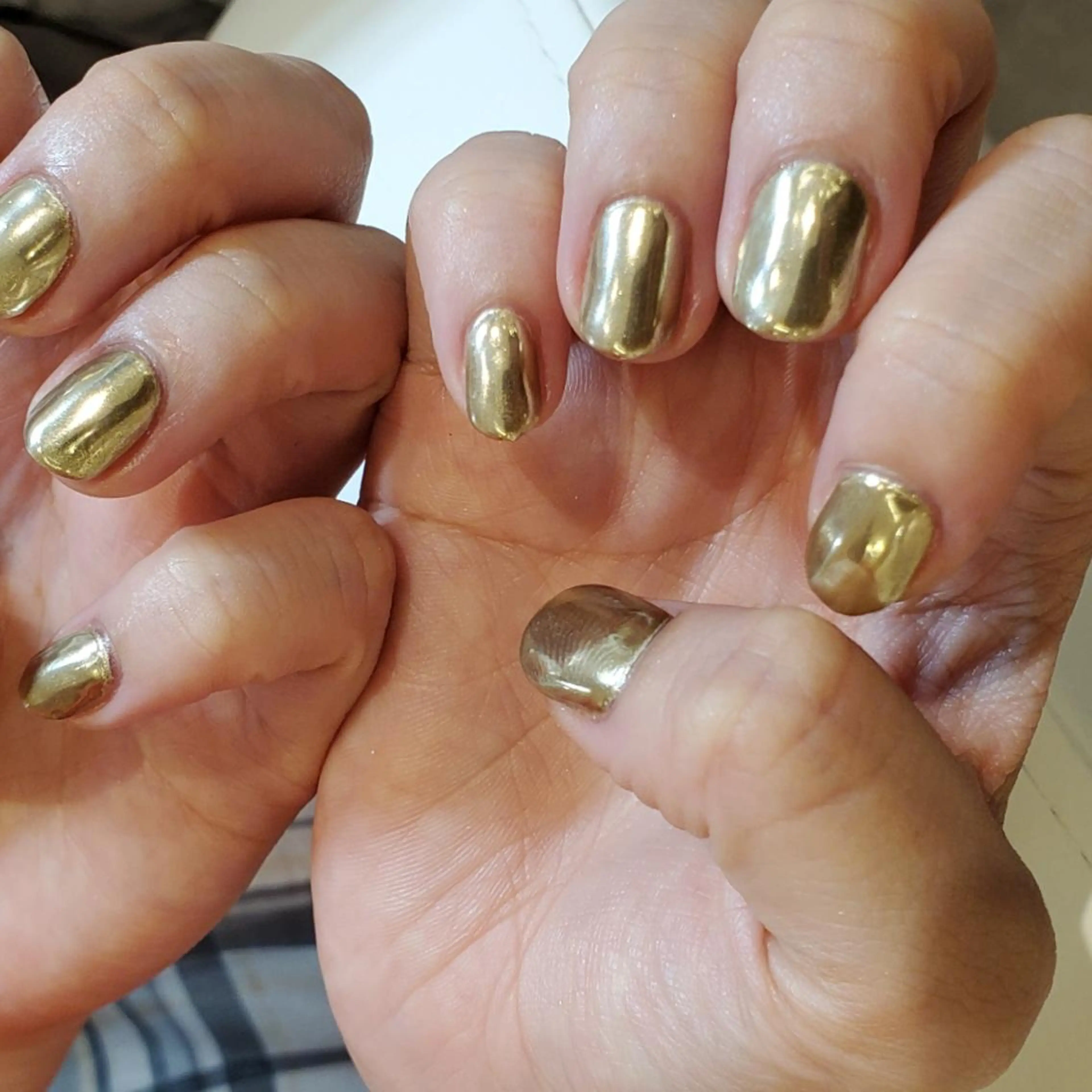 ネイル ミラーネイル MOM  原宿店所属・MoM マムネイル原宿のネイルデザイン