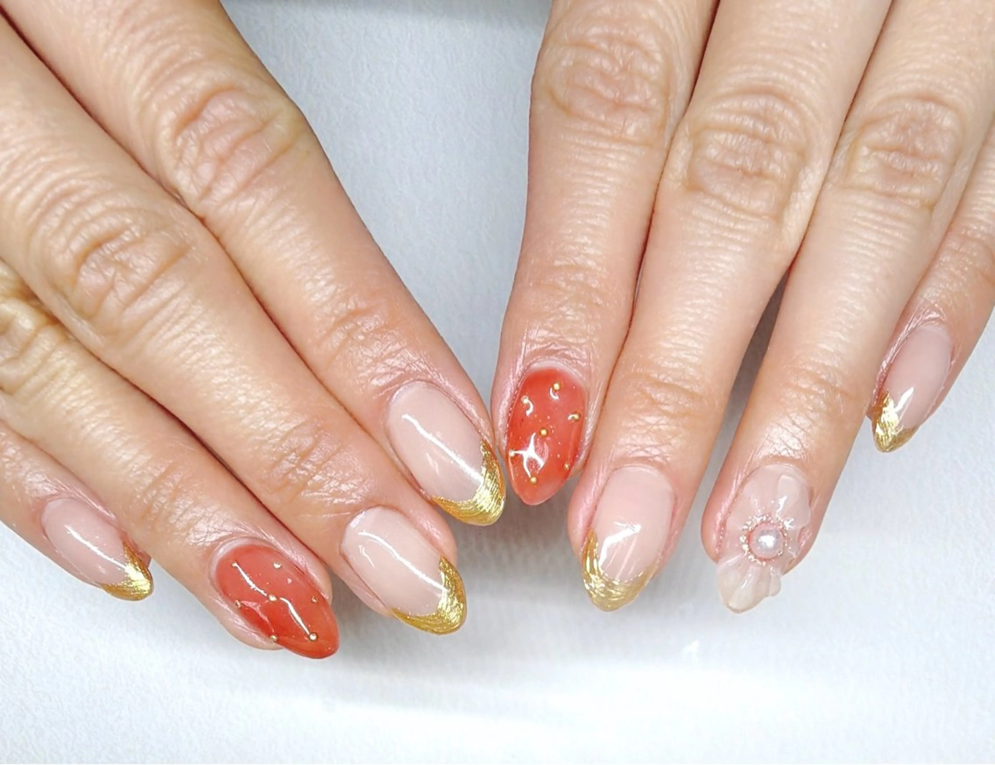 ネイル アートネイル ドット フレンチネイル ミラーネイル ぷっくりネイル ハンドネイル iku🌷 by 上福岡らんらんのネイルデザイン