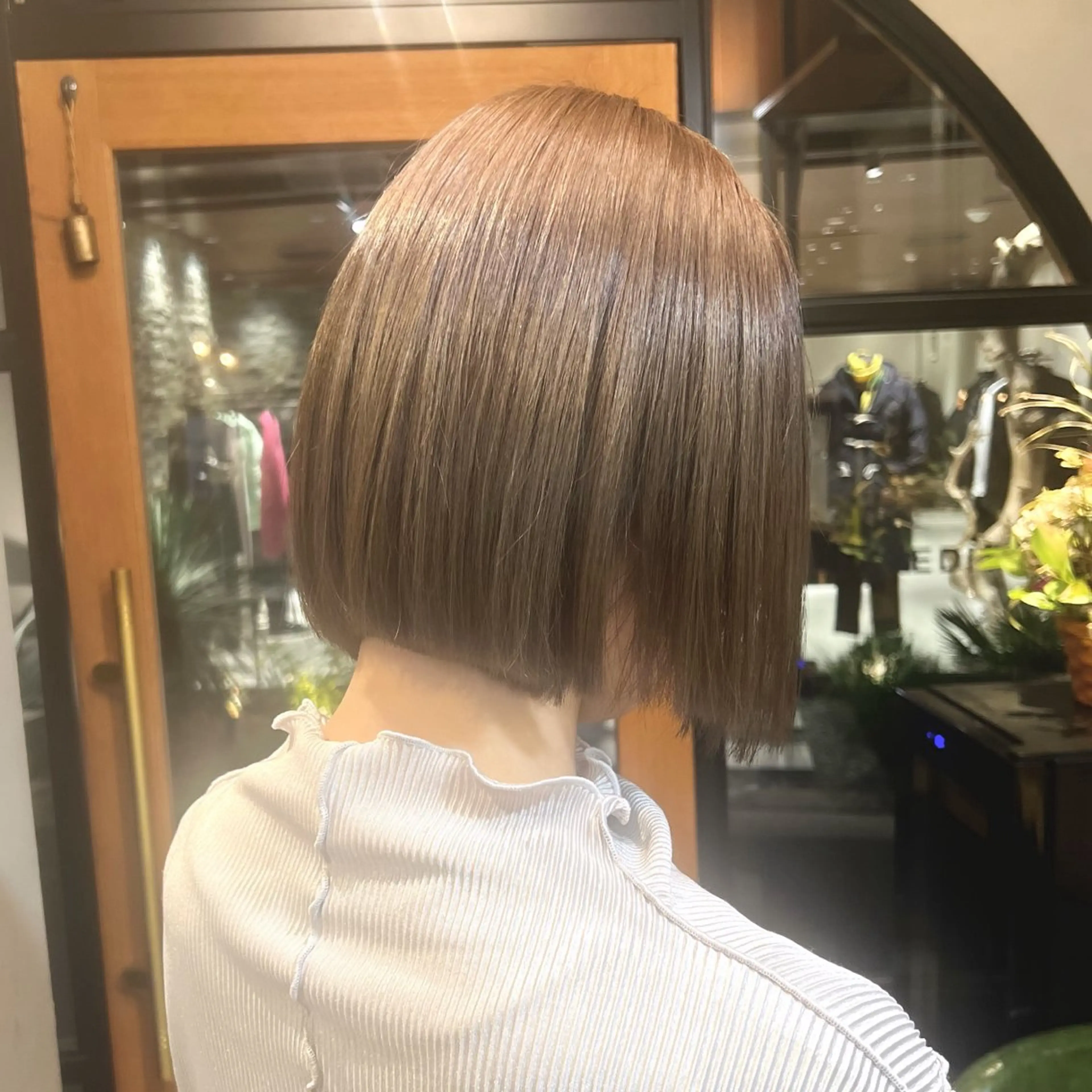 ショート カラー 切りっぱなしボブ ボブ 神戸ボブ✂️ ioe三宮/田 伸佳のヘアスタイル