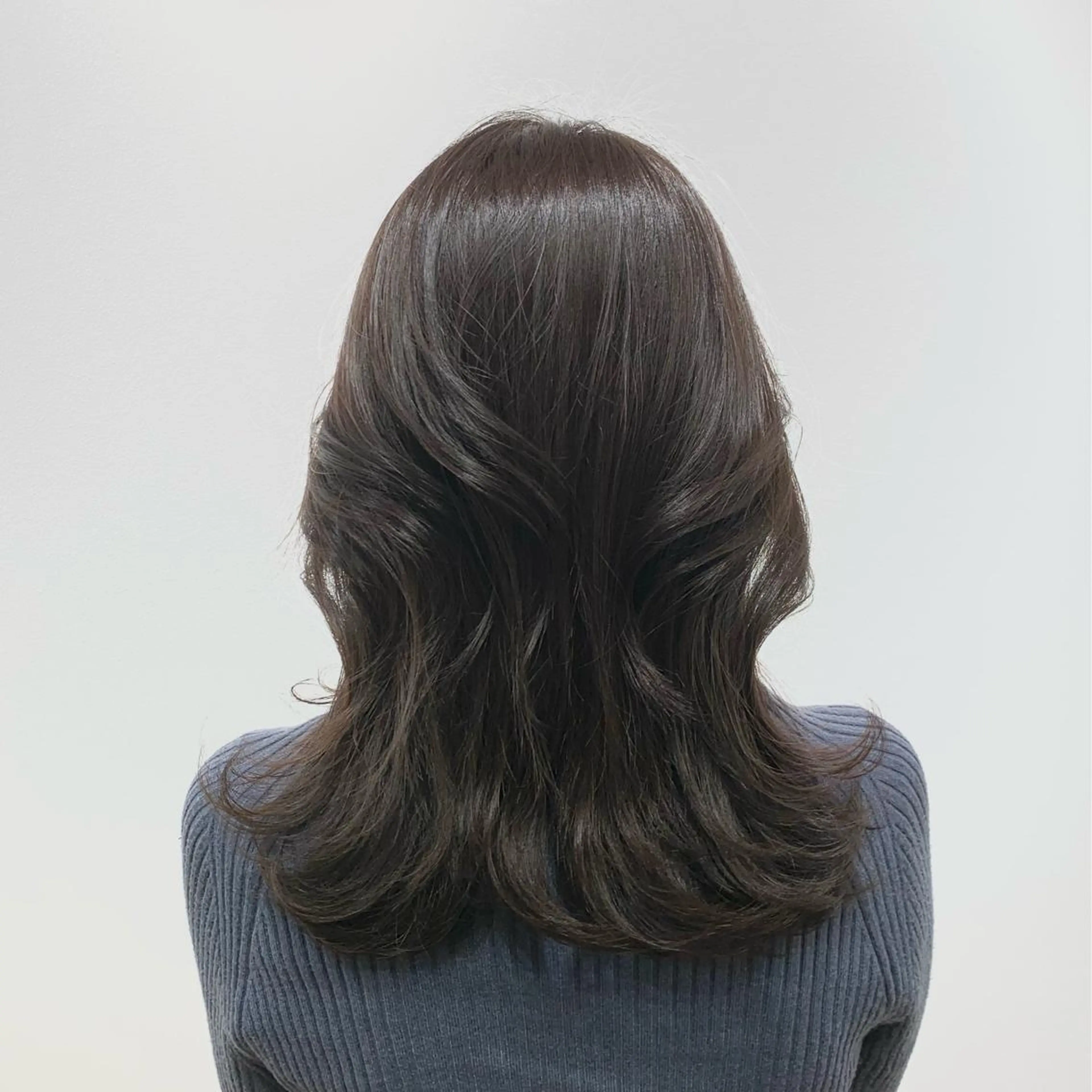 セミロング カラー ヘアアレンジ キヨミ 韓国レイヤーカットのヘアスタイル