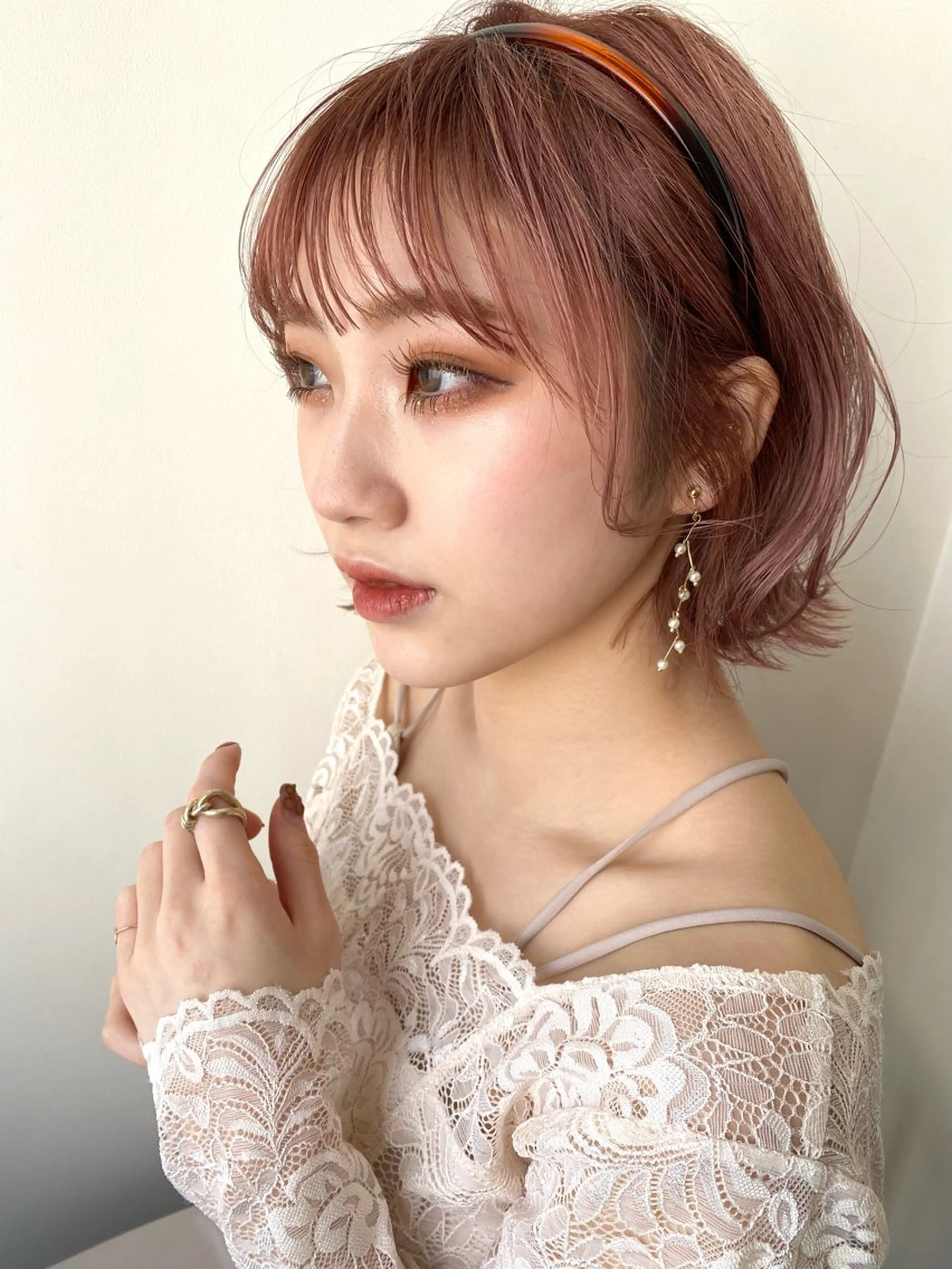 ショート カラー ボブレイヤー アッシュ ブリーチ ケアブリーチ 透明感カラー ヘアカラー 透明感カラー/ 髪質改善/着付けのヘアスタイル