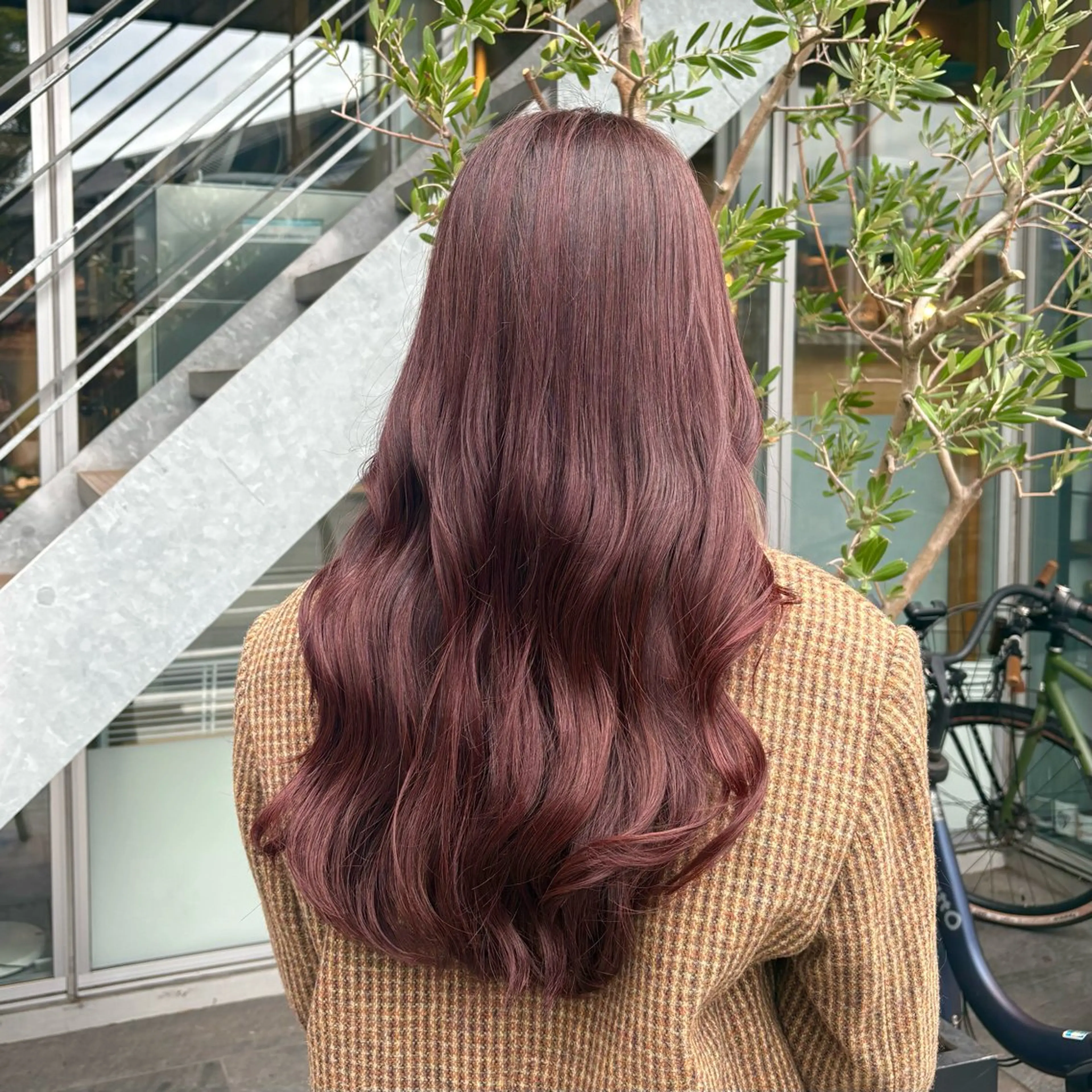 ロング カット ヘアカラー 西村 清花のヘアスタイル