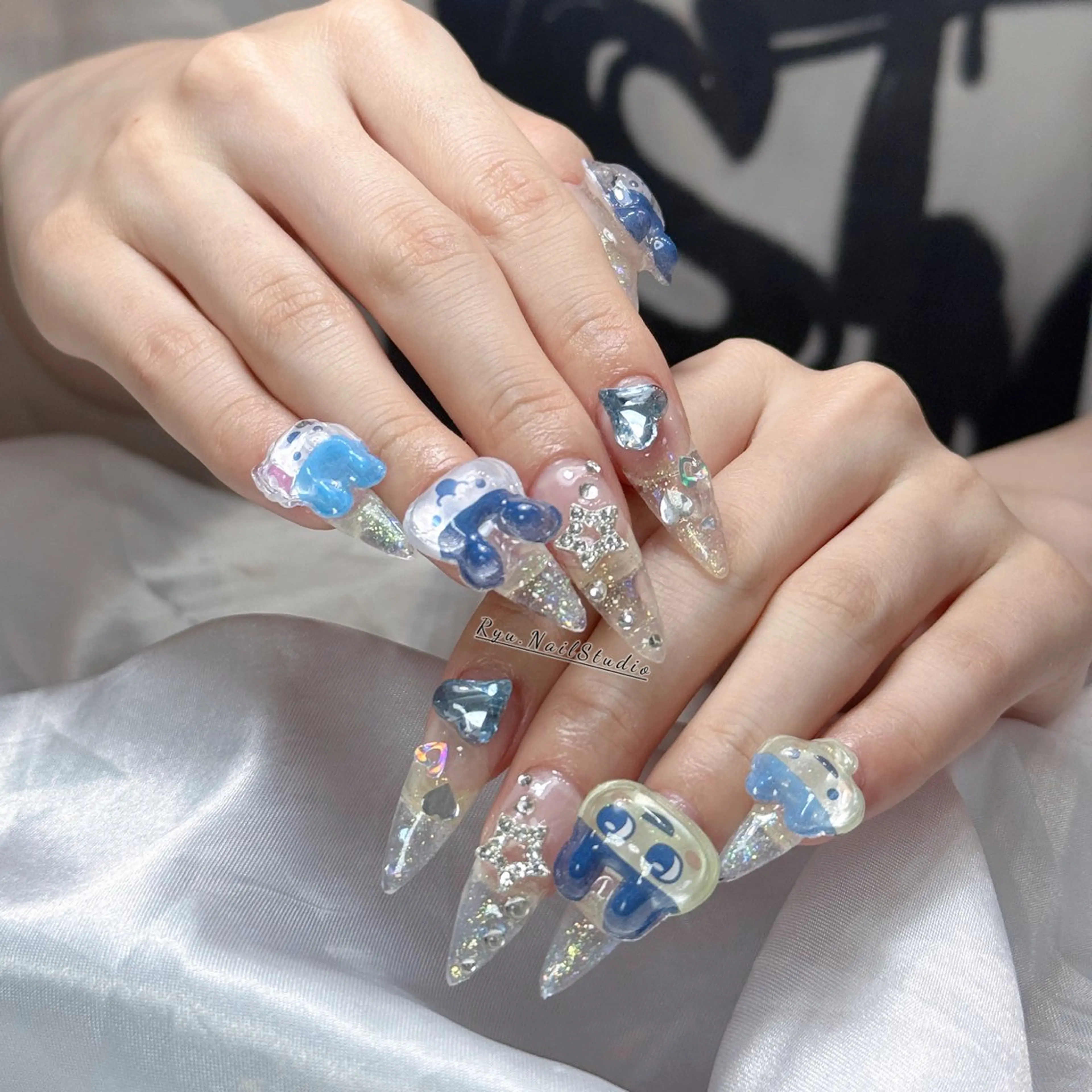 ネイル アートネイル ジェルネイル グラデーション マグネットネイル ニュアンスネイル ハンドネイル Ryu Nail Studio所属・Ryu Nail 新大久保のネイルデザイン