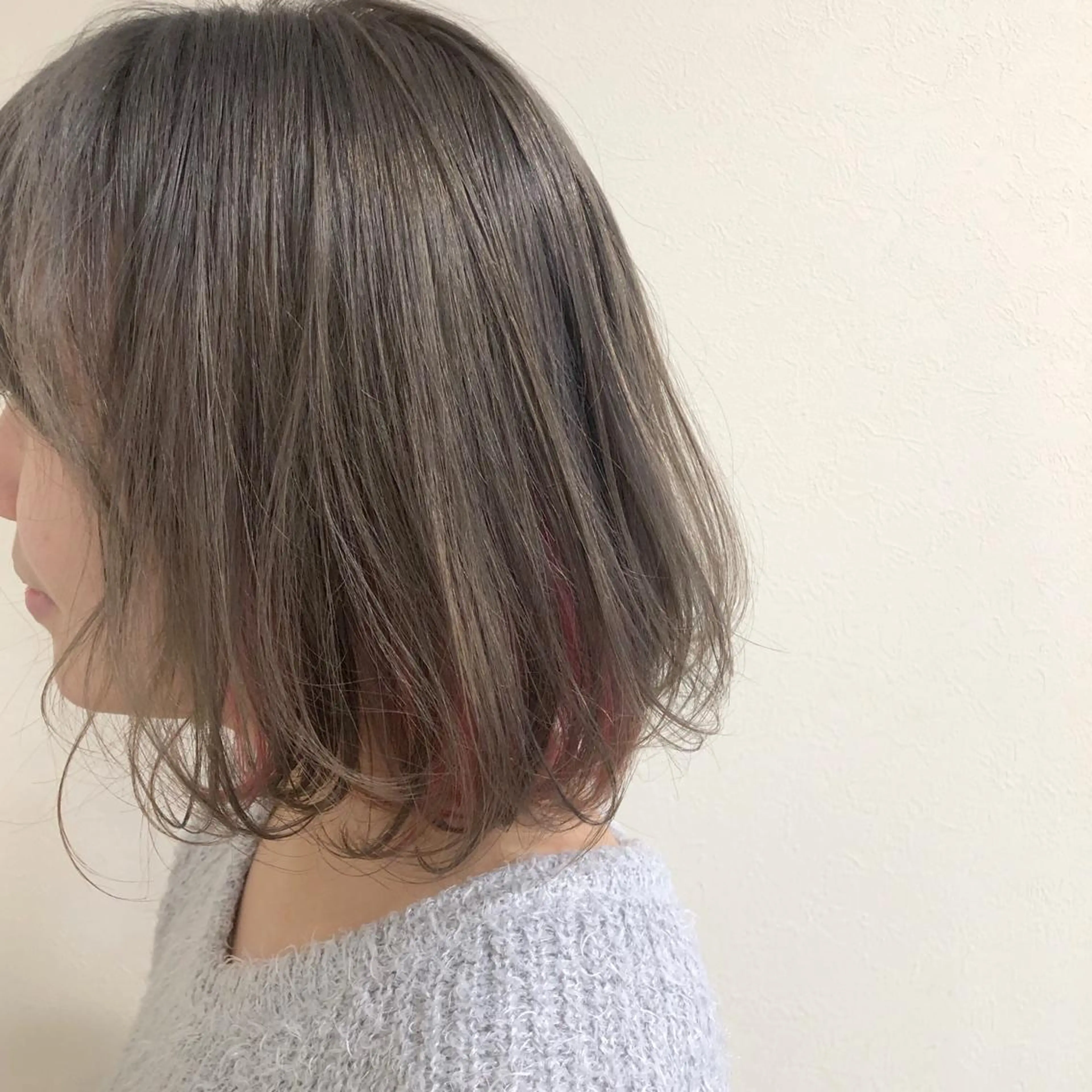 カラー 工藤 綾華のヘアスタイル
