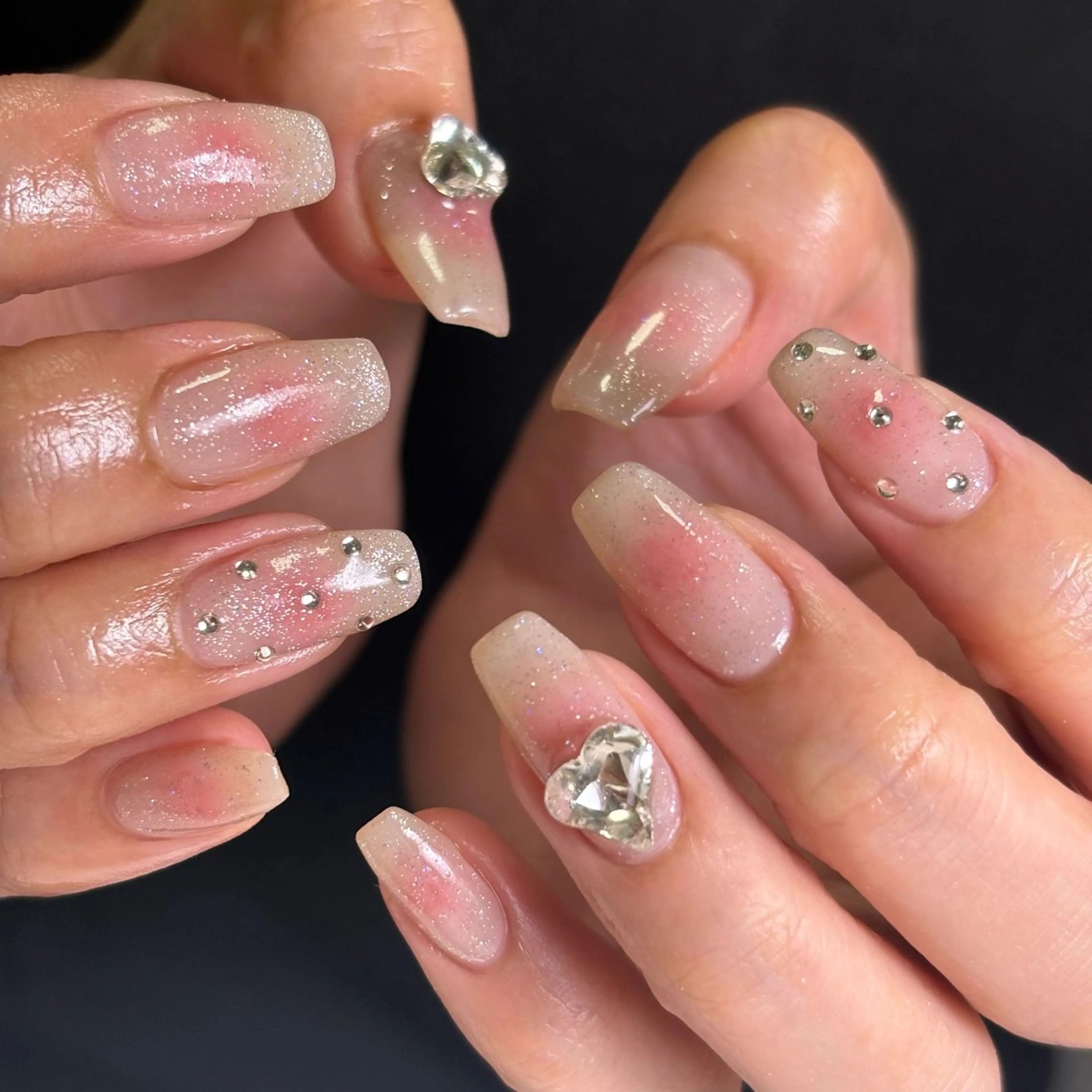 ネイル チークネイル ワンホンネイル hazuki / Salon Biのネイルデザイン