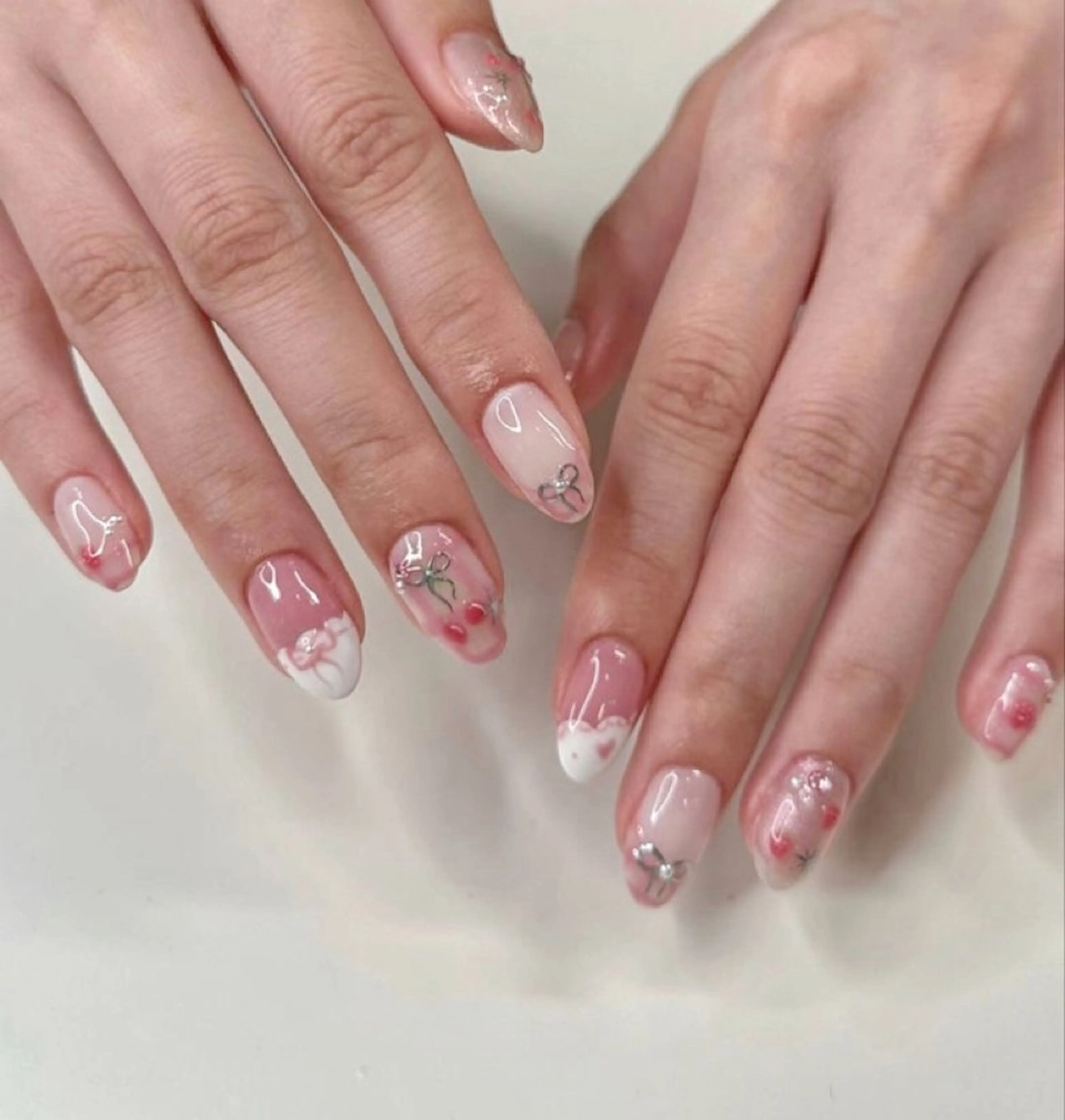 ネイル Shis_🦄shi 韓国風キラキラネイルのネイルデザイン