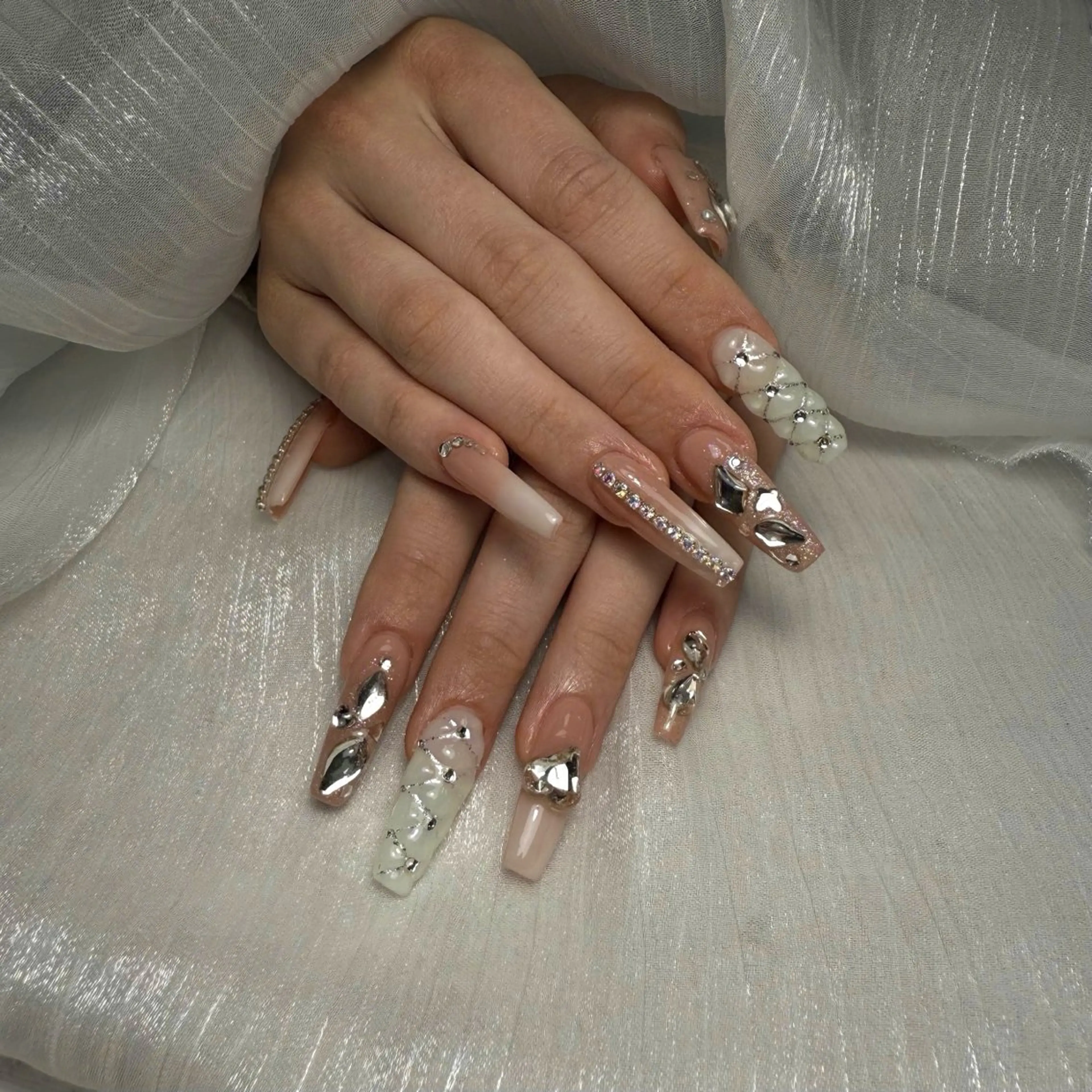 ネイル ハンドネイル IRO所属・hina hinaのネイルデザイン