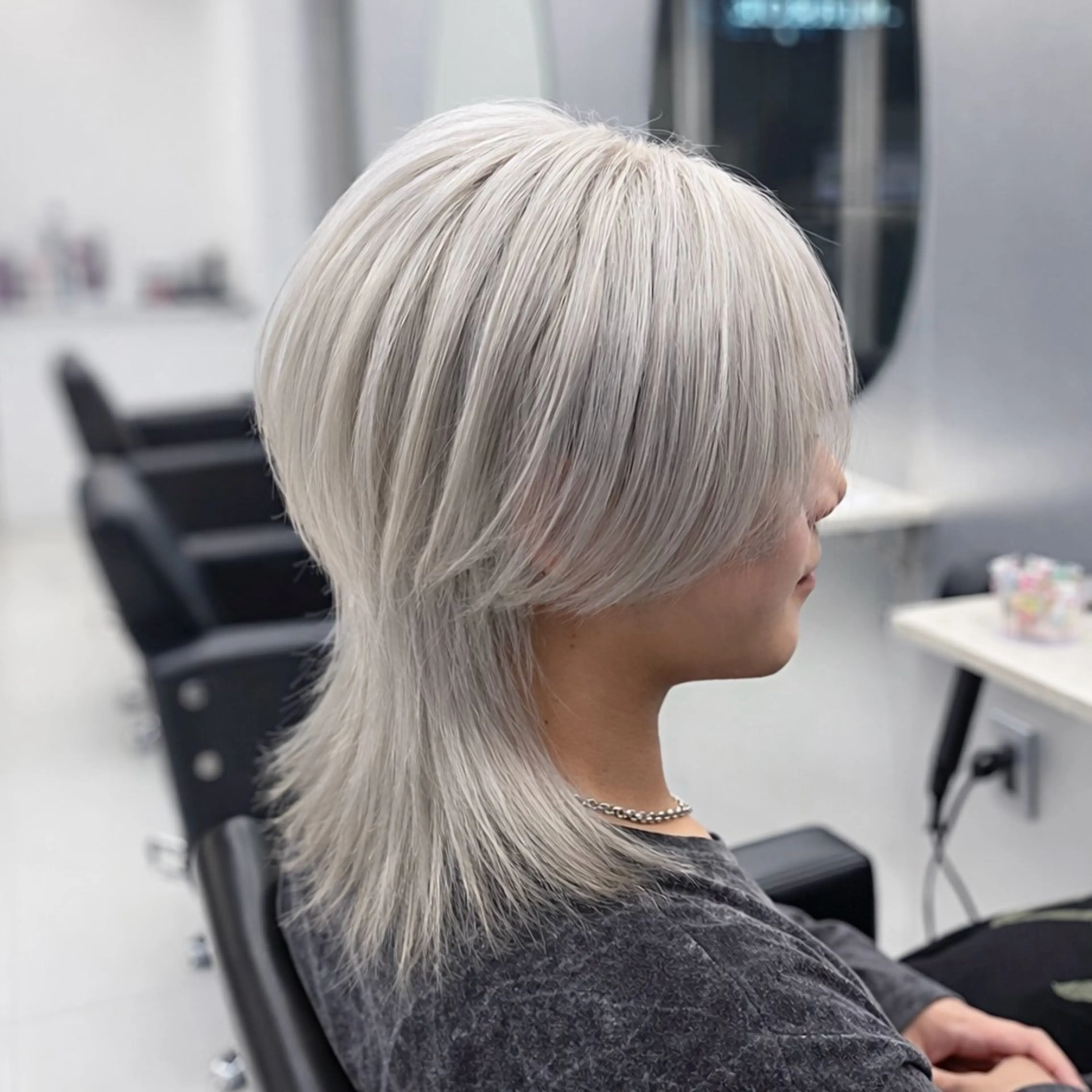 セミロング カラー メンズ カット ヘアカラー トリートメント ʜᴀʀᴜᴋᴀ♱メンズ ウルフ/ブリーチのヘアスタイル