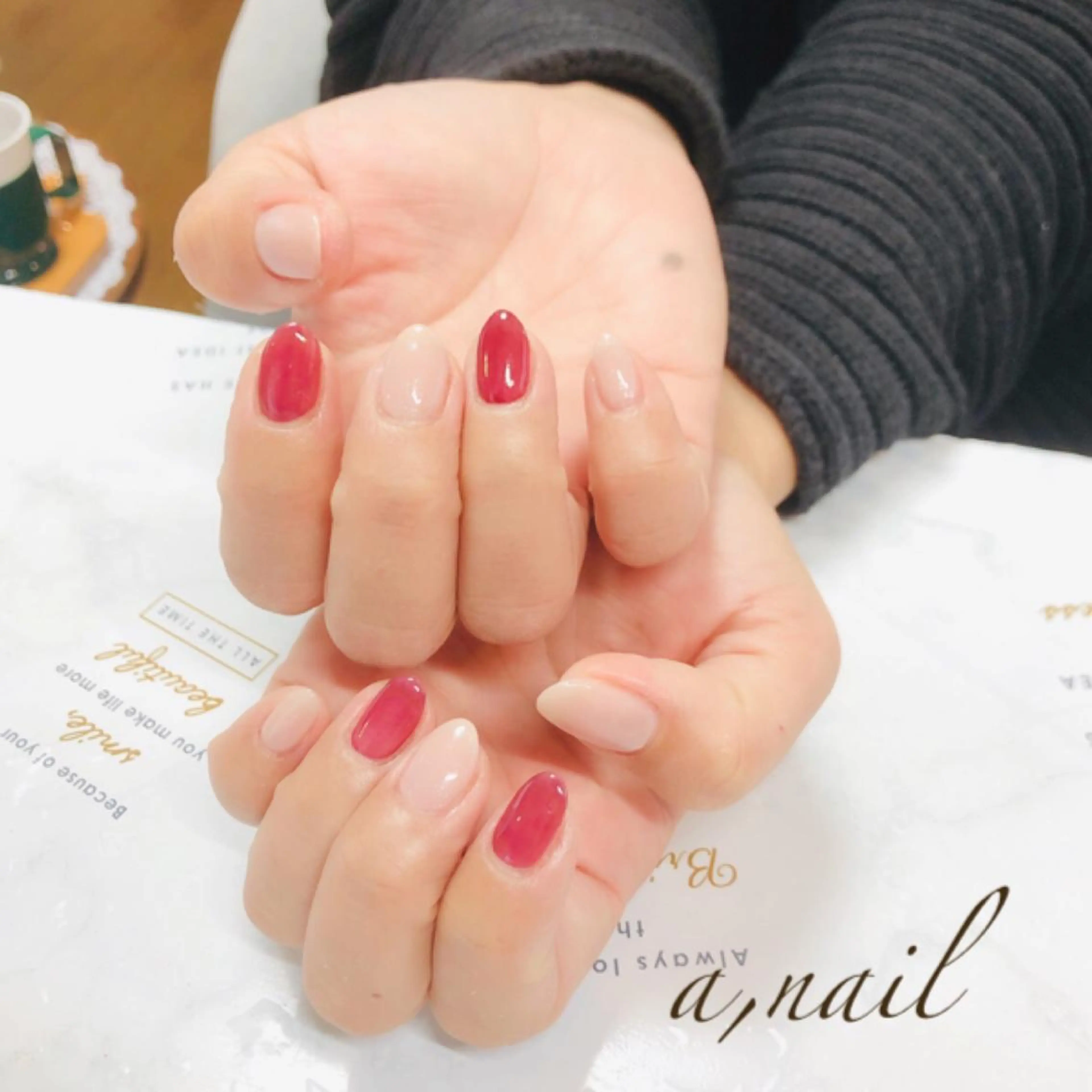 ネイル フットネイル ラメ(グリッター) ニュアンスネイル オフィスネイル ワンカラーネイル ハンドネイル ネイルサロン エーネイルのネイルデザイン