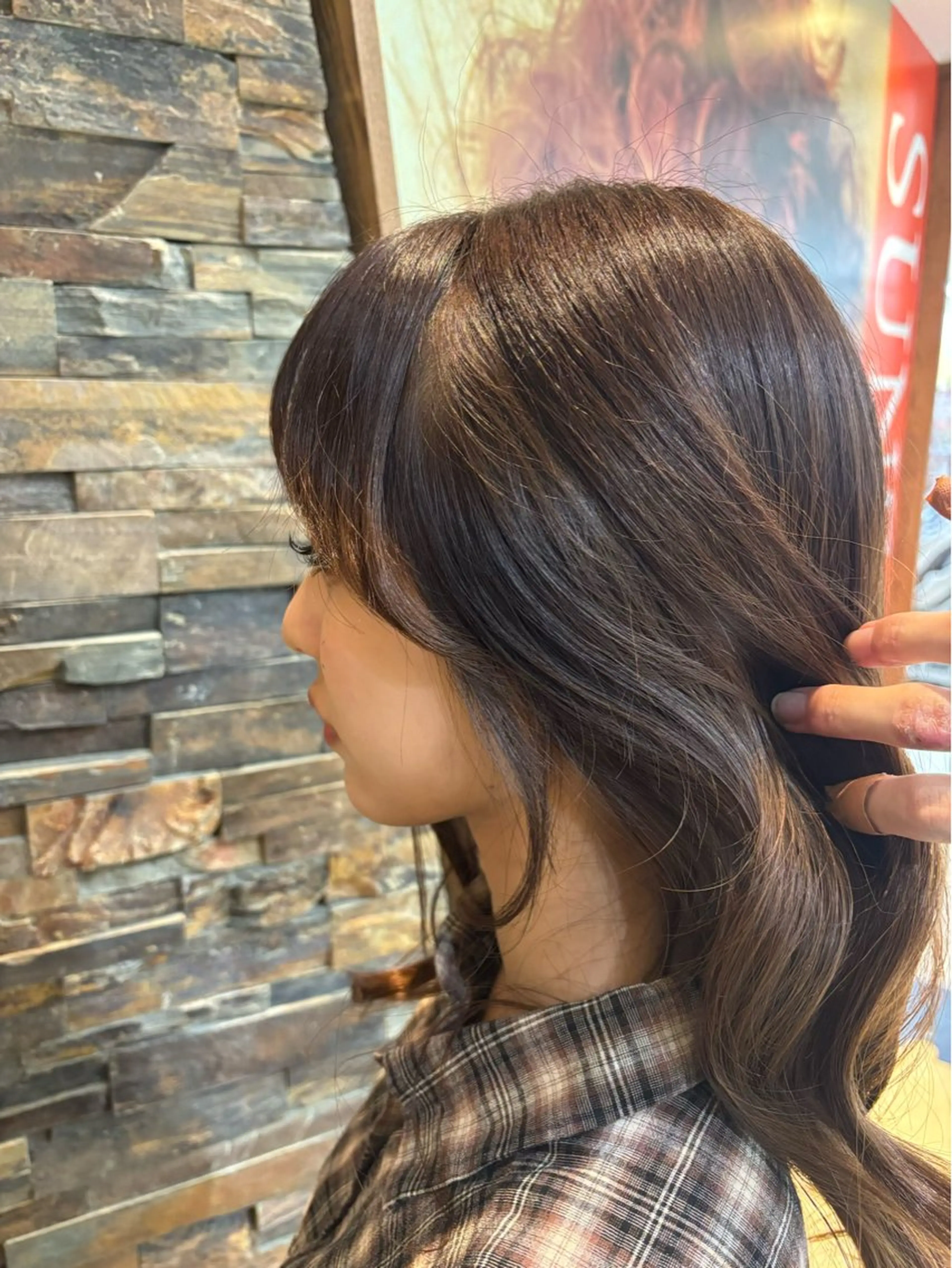 ミディアム 顔周りカット SUNS/鈴木 亜門のヘアスタイル