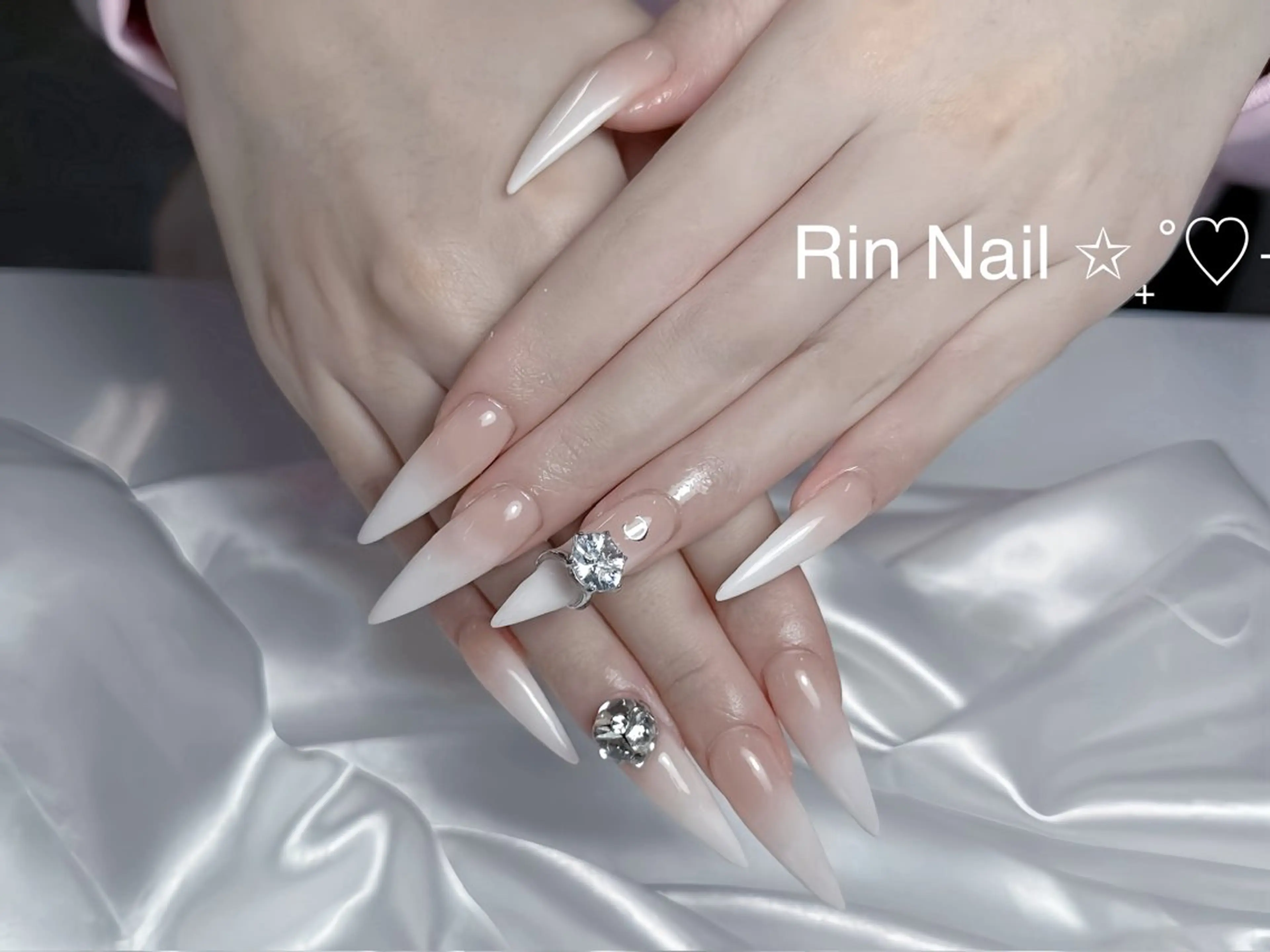 ネイル チークネイル フラッシュネイル フラワーネイル フットネイル ジェルネイル ハンドネイル Rin Nail Shinokuboのネイルデザイン