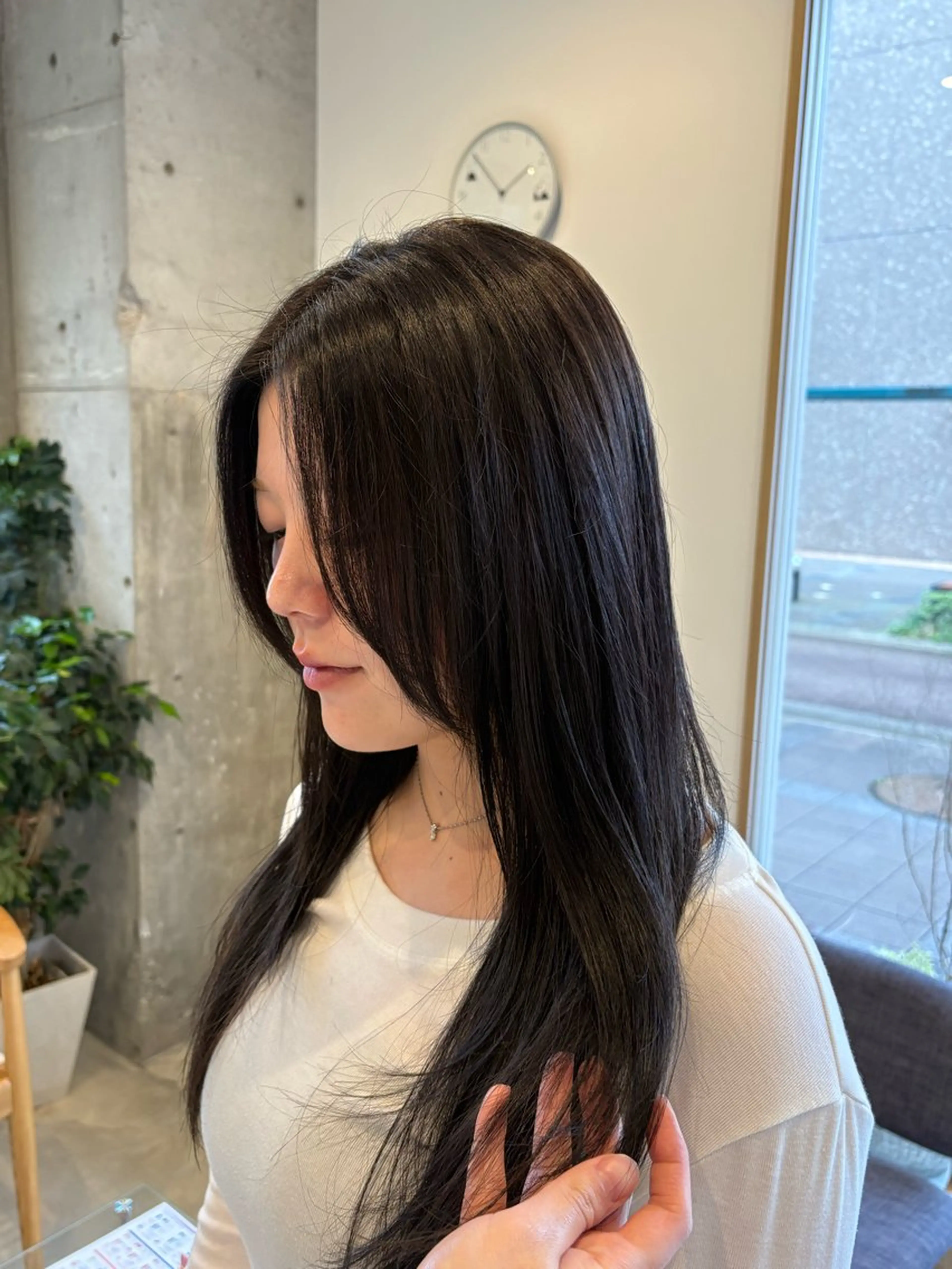 ロング ヘアカラー 深田/カラーモデル /オリーブカラーのヘアスタイル