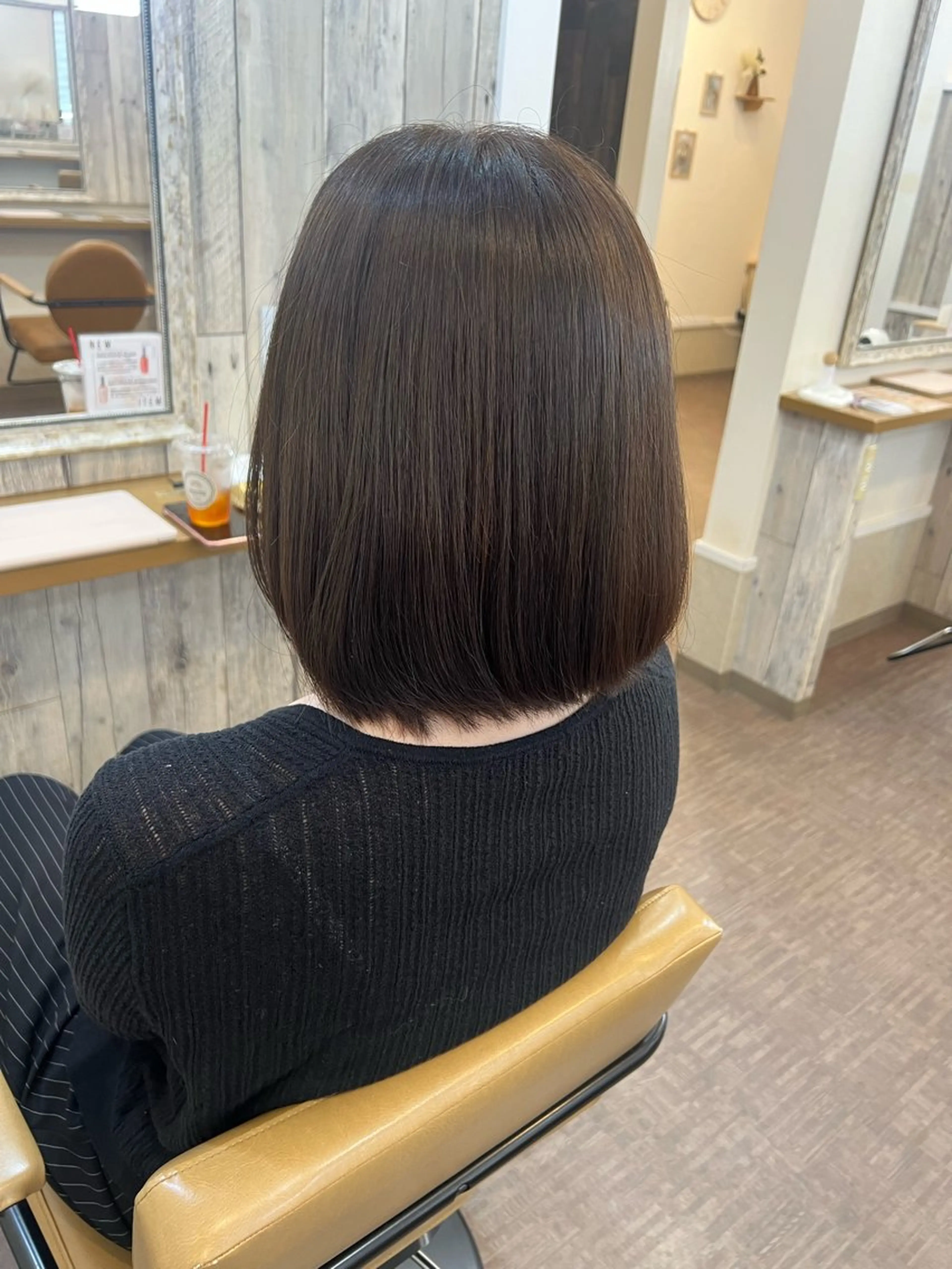 ショート アッシュ アッシュブラウン 本間 絵理奈‎のヘアスタイル