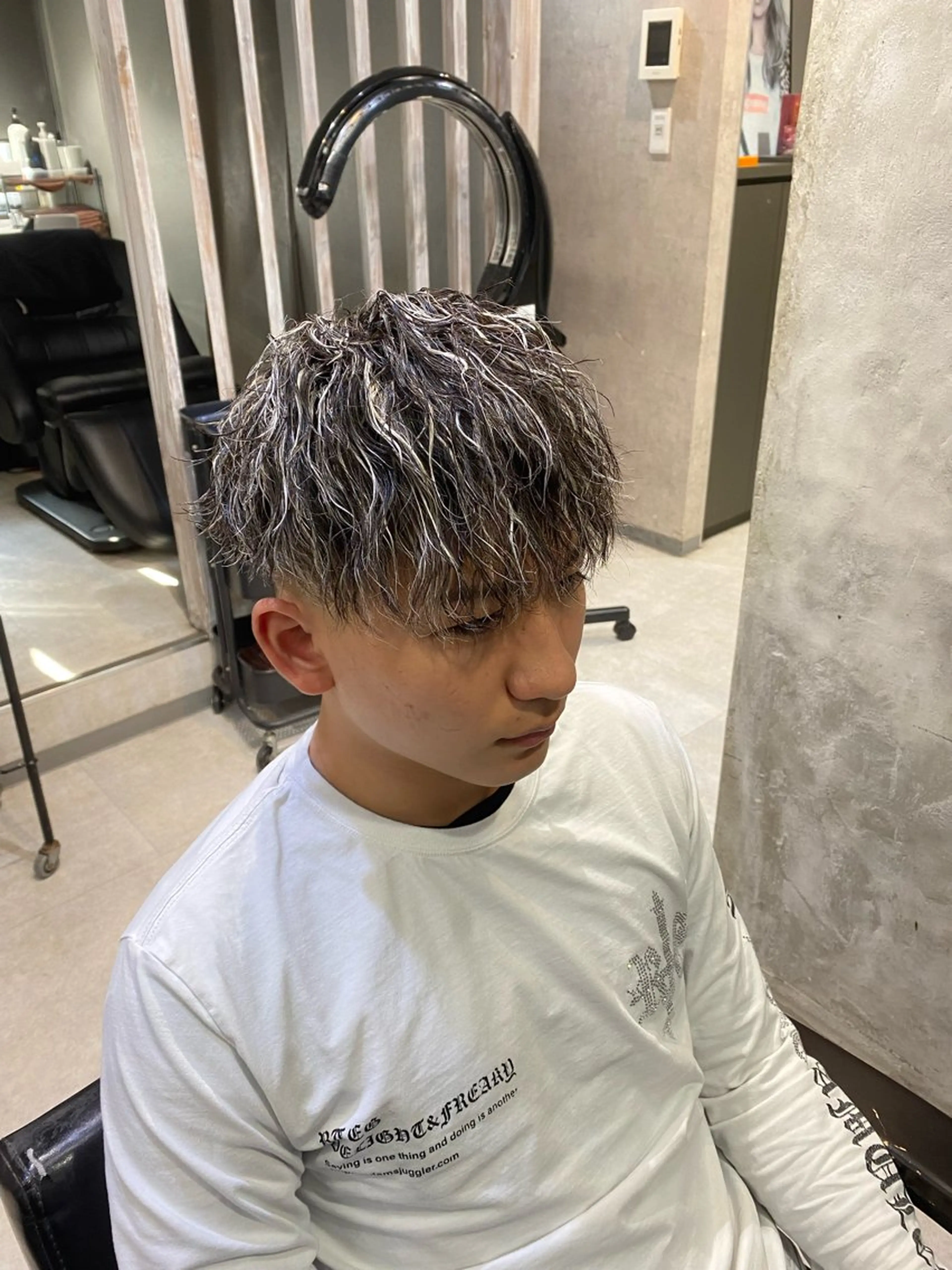 ショート カラー パーマ メンズ メンズメッシュ メンズパーマ ツイストスパイラルパーマ メッシュ スパイラルパーマ カット ヘアカラー パーマ 🐉『メンズ美容師』 吉田龍星🐉のヘアスタイル