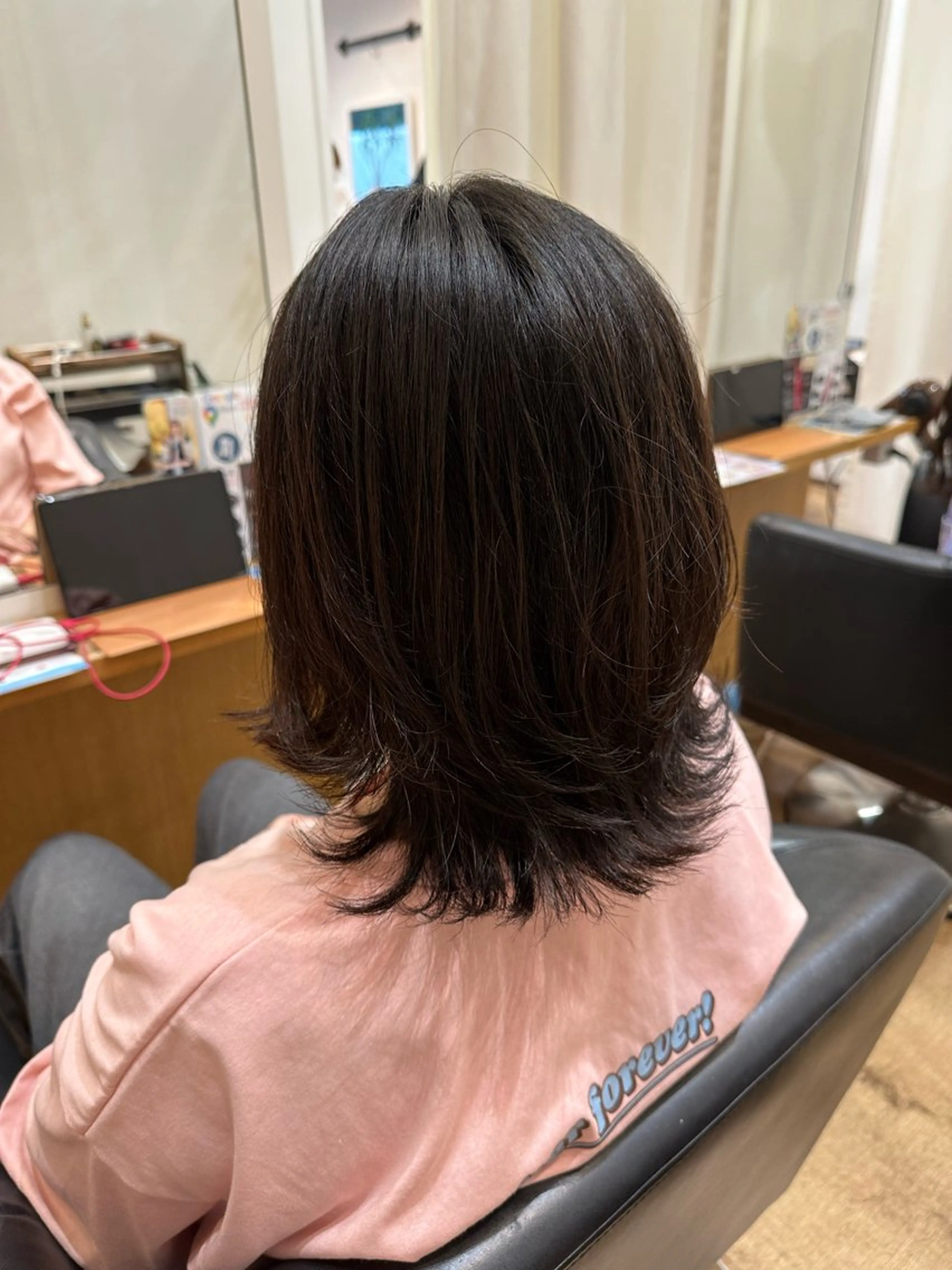 ミディアム レイヤーカット ウルフカット ウルフレイヤー カット トリートメント 鈴木 優斗のヘアスタイル