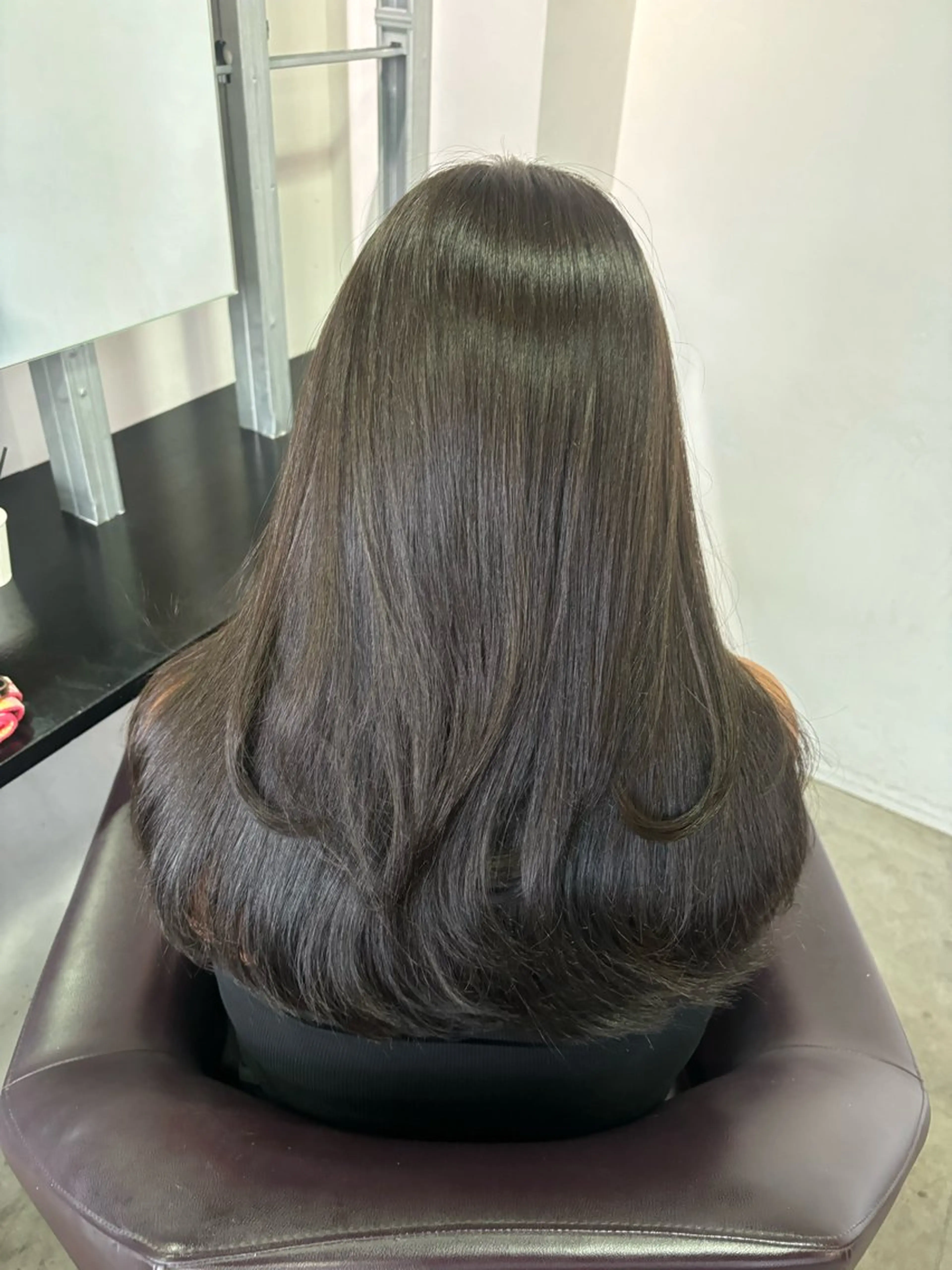 ロング カラー カット ヘアカラー トリートメント オリーブベージュ 🫒🩶Rianaのヘアスタイル