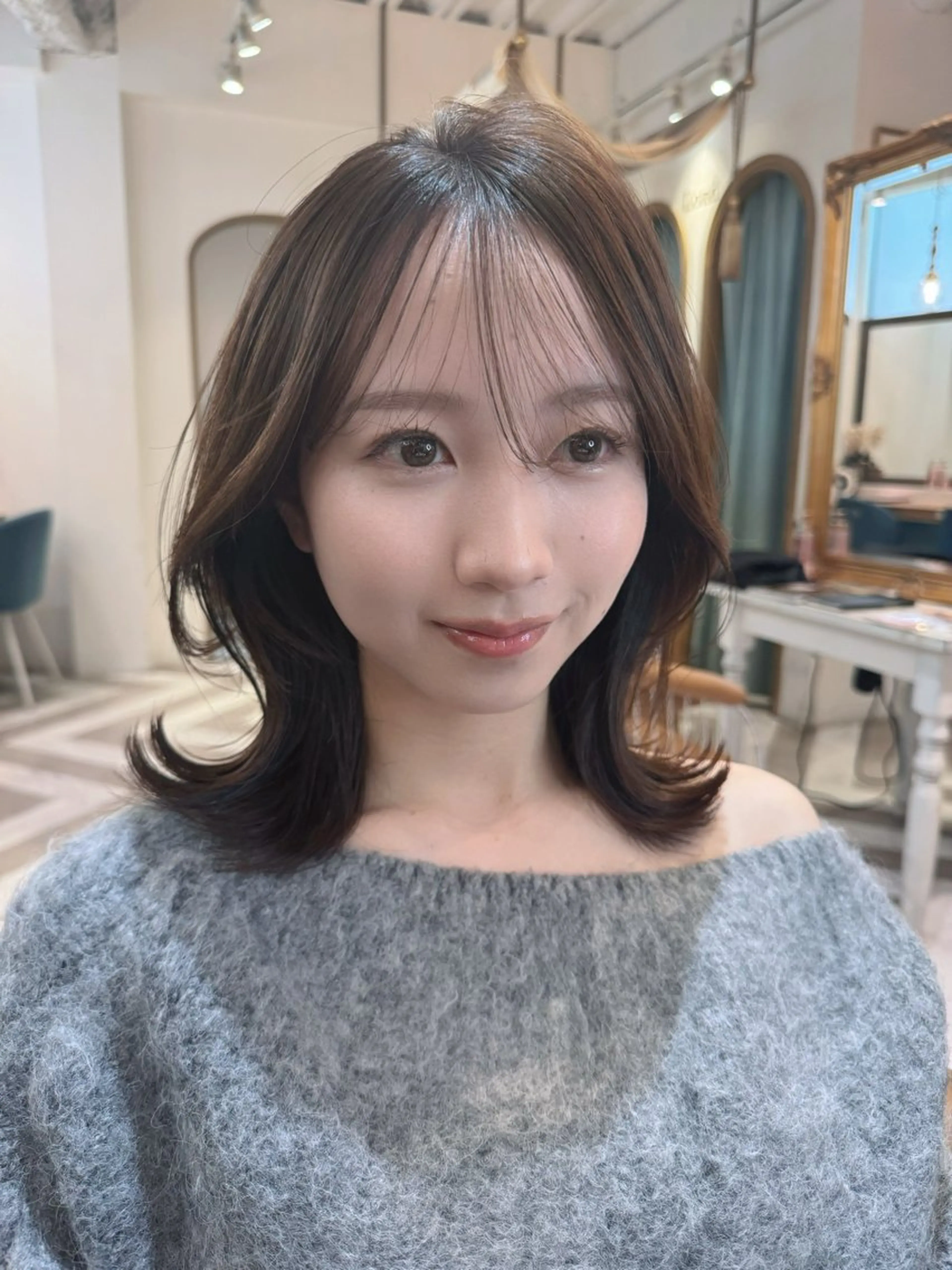 ミディアム カラー カット ヘアカラー トリートメント レイヤーカット /透明感カラー西田のヘアスタイル