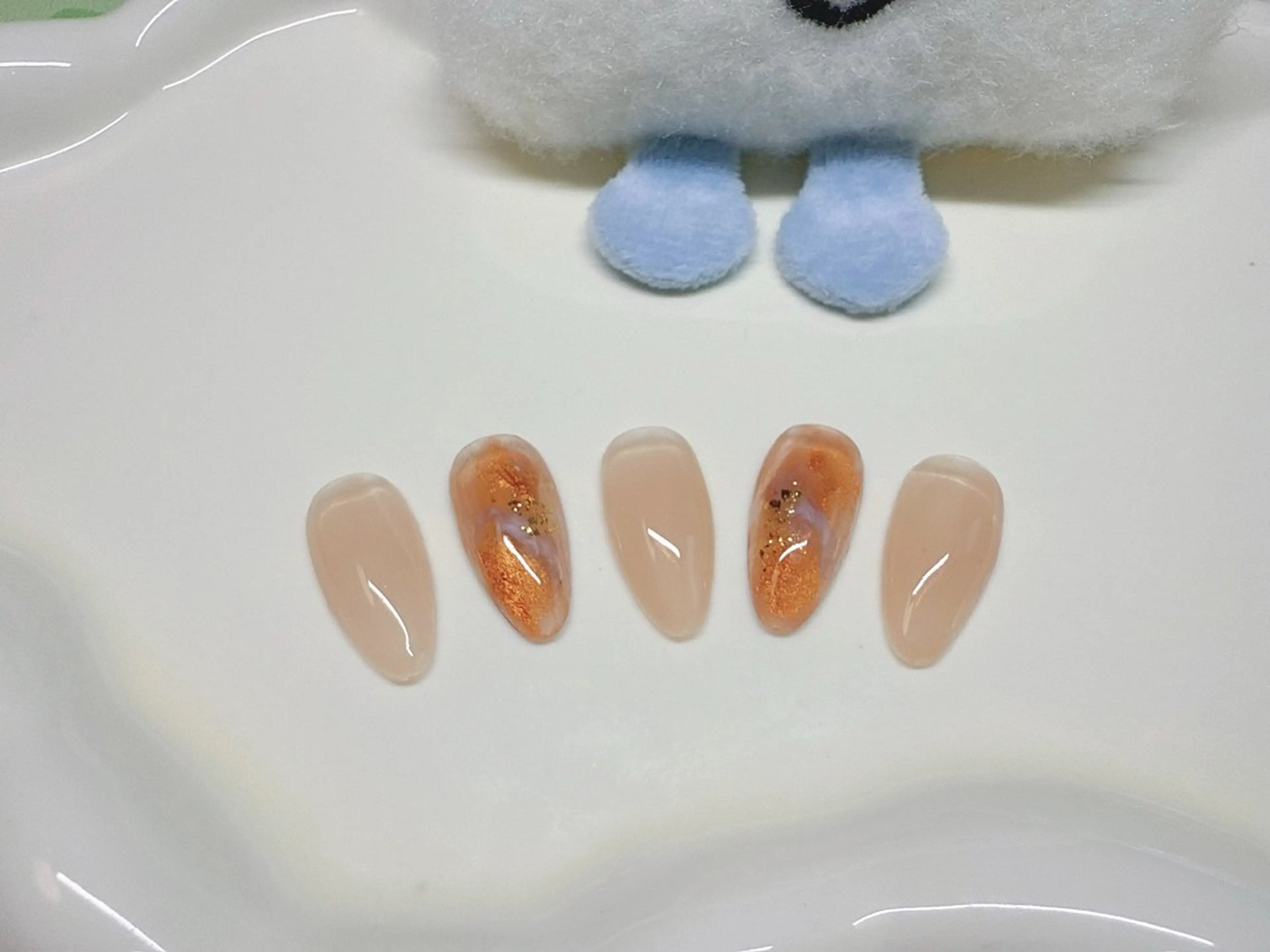 【長さだし可】ニュアンス＋金箔デザイン✨上品くすみカラー（4本まで)の写真