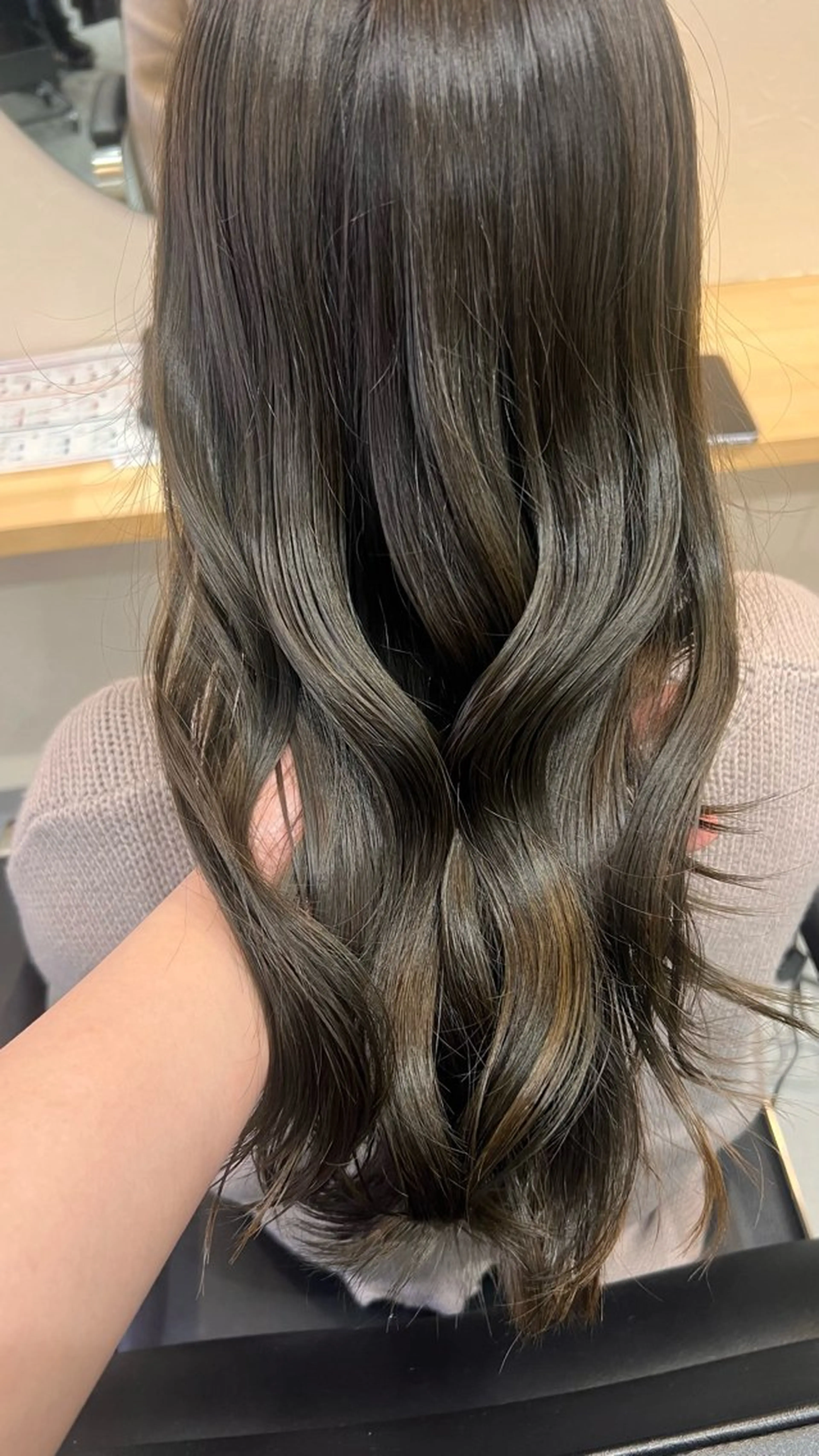 セミロング カラー 🫧似合わせカット ✨ケアブリーチ✨のヘアスタイル