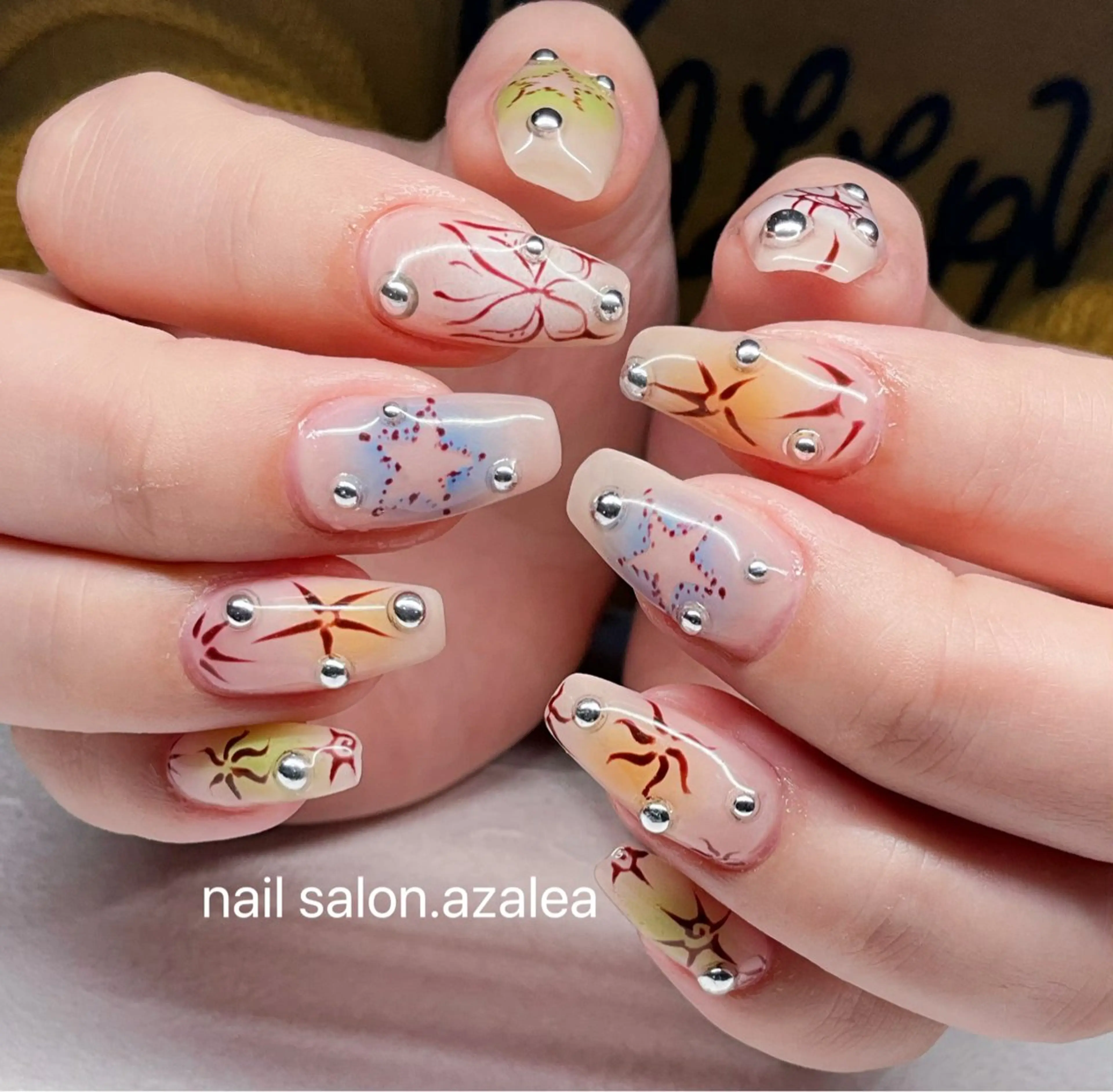 ネイル ハンドネイル R inのネイルデザイン