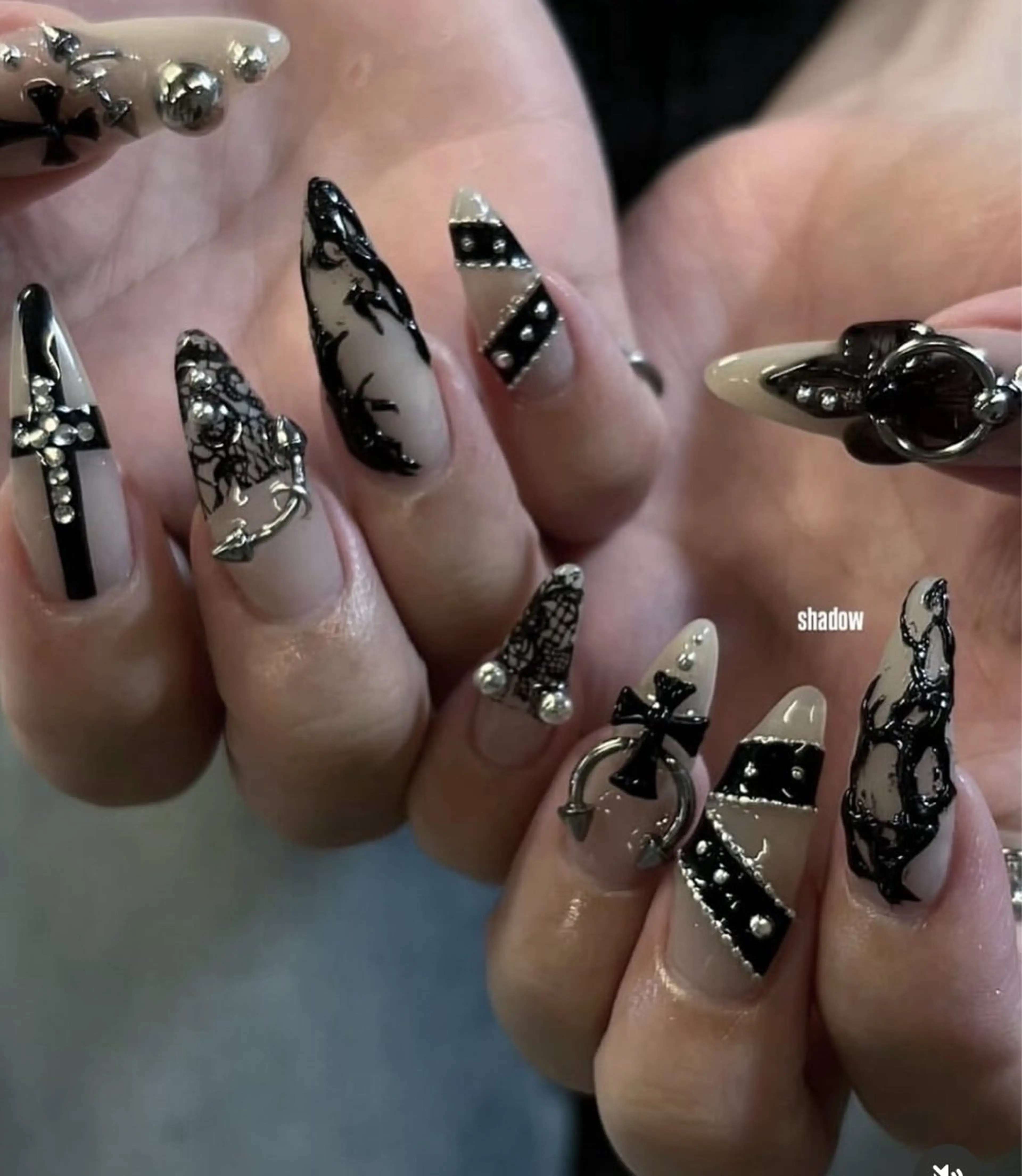 ネイル フレンチネイル グラデーション 韓国ネイル マグネットネイル シンプルネイル ハンドネイル CoMo Nail Studio所属・CoMo Nailのネイルデザイン