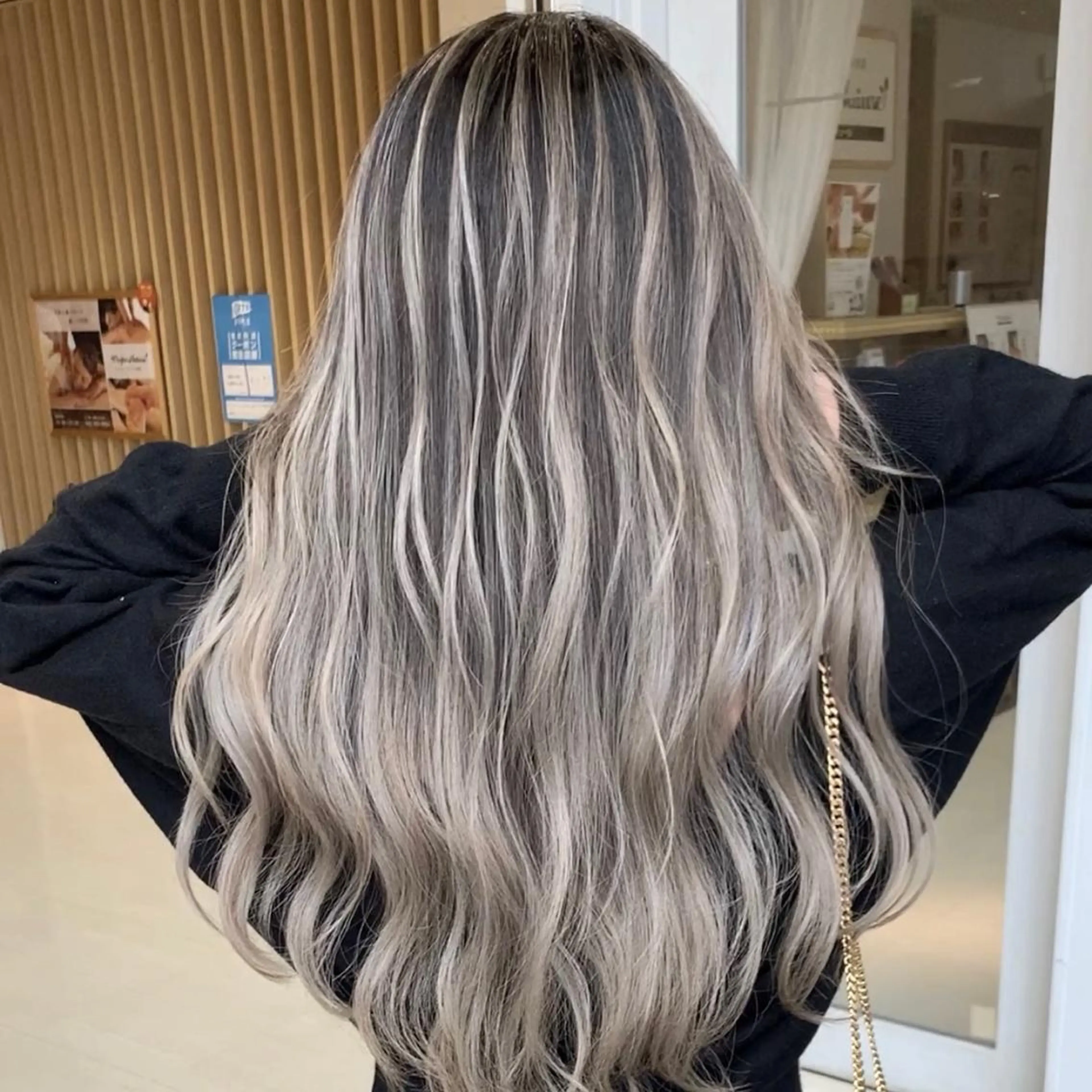 ロング カラー バレイヤージュ デザインカラー ハイライトカラー ハイライト レイヤーカット ヘアカラー トリートメント 🌈透明感カラー ✨松田龍也🌈のヘアスタイル