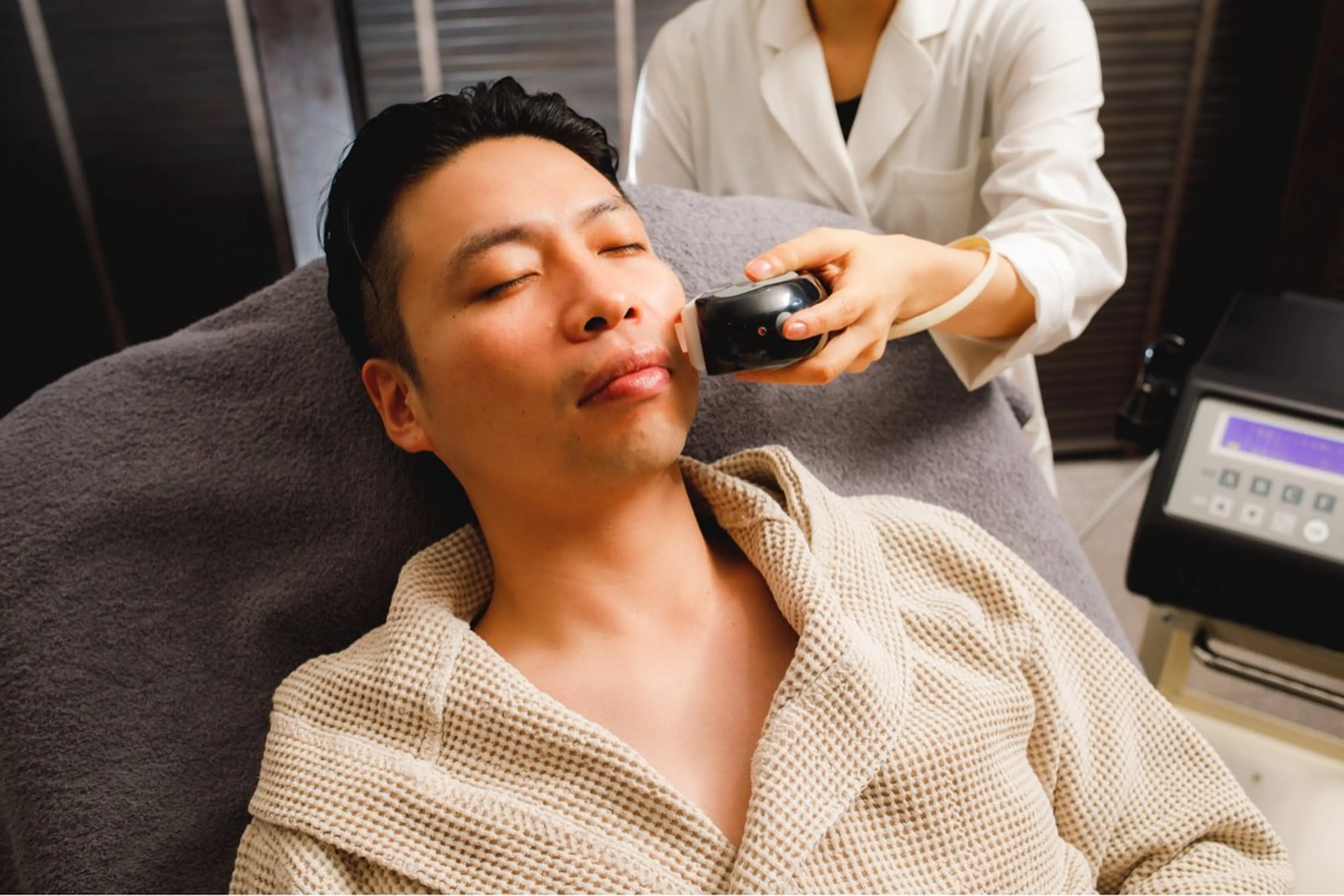 【メンズ脱毛】ヒゲ脱毛(頬・鼻下・あご・顎下・もみあげ)モニター価格の写真