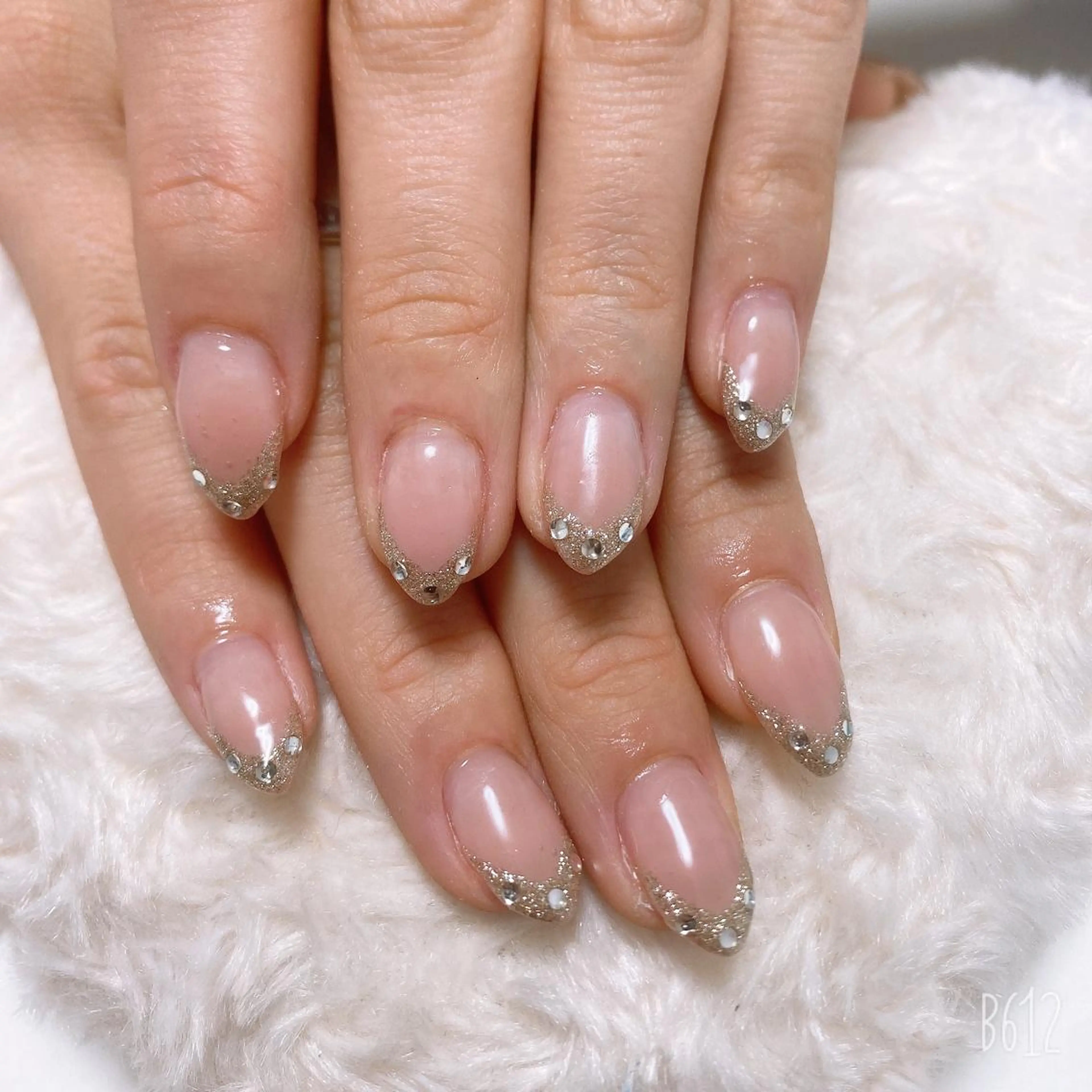 ネイル The Best Beauty受付担当のヘアスタイル