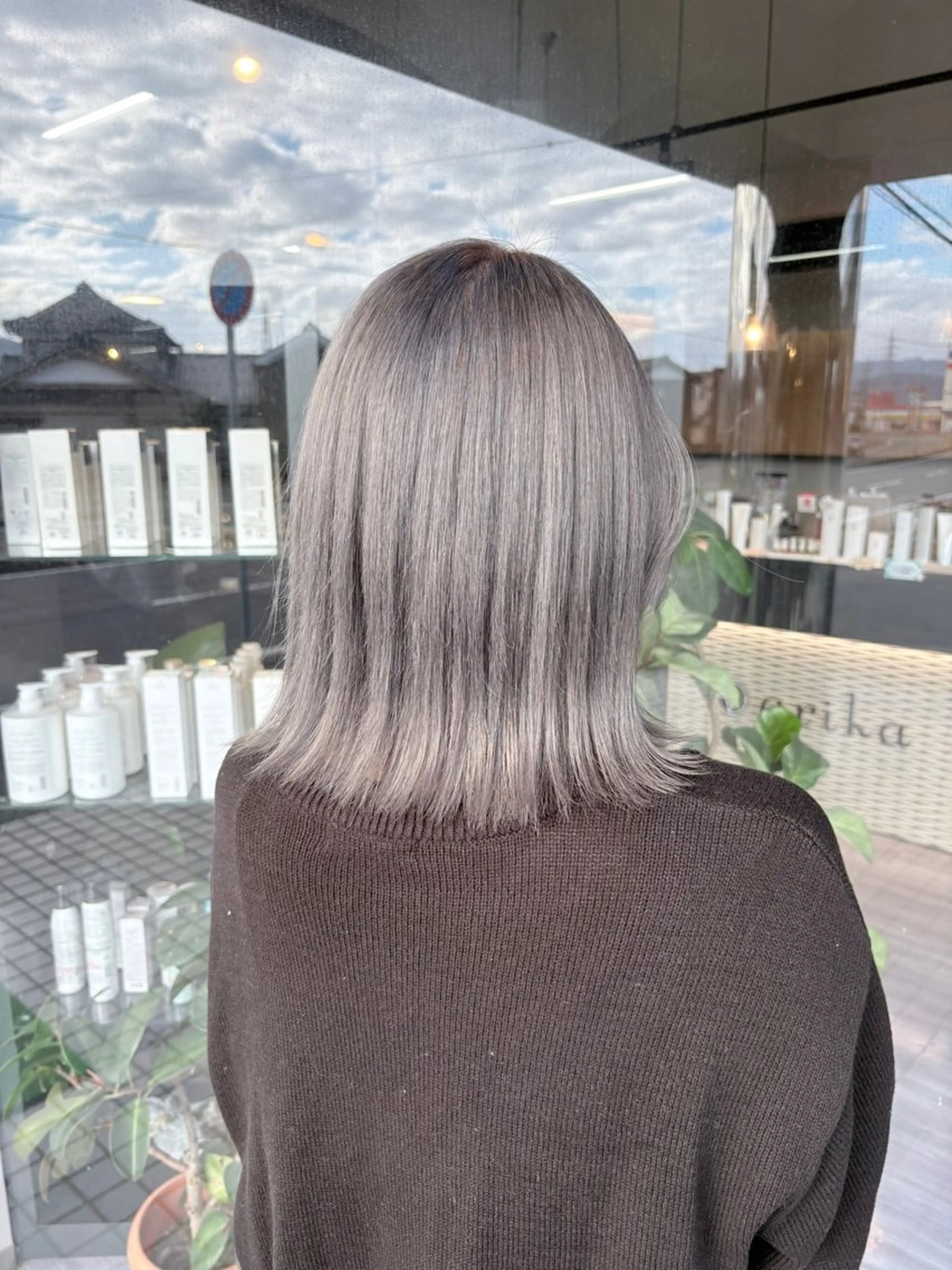 ミディアム カラー ブリーチ シルバー ヘアカラー arika さやのマツエク・マツパデザイン