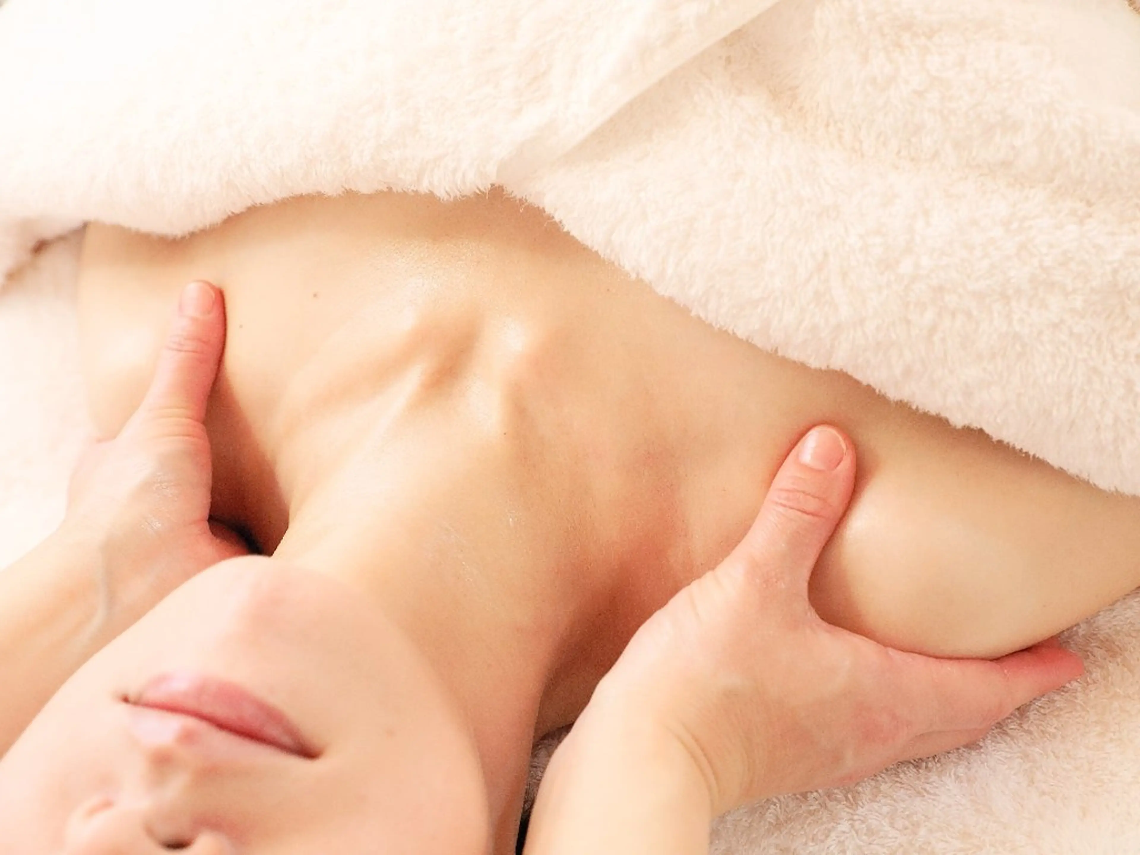 【ビジター様メニュー】フェイシャル+デコルテマッサージの写真