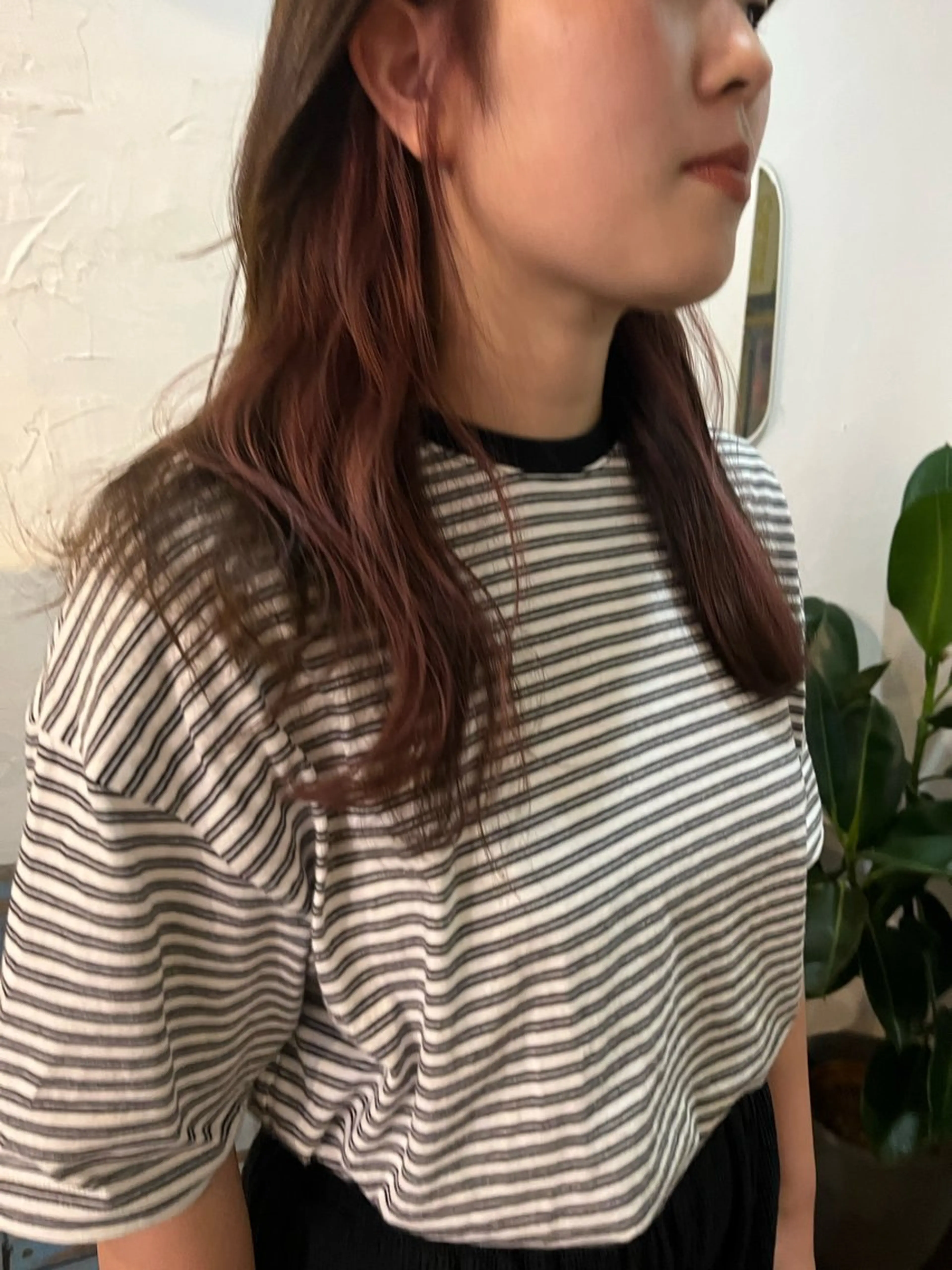 カラー インナーカラー 金井 美悠のヘアスタイル