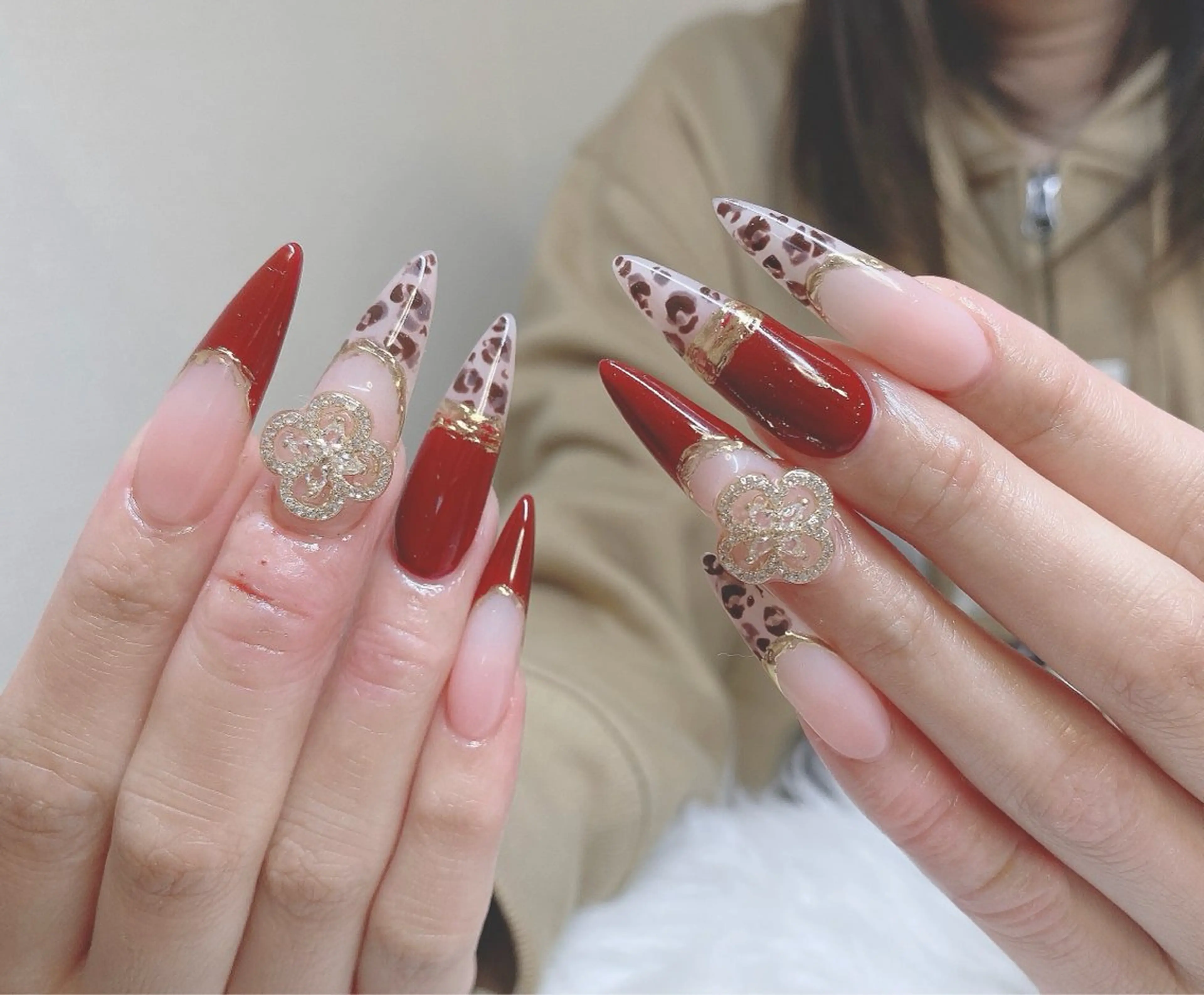 ネイル ハンドネイル PLATA LISAのネイルデザイン