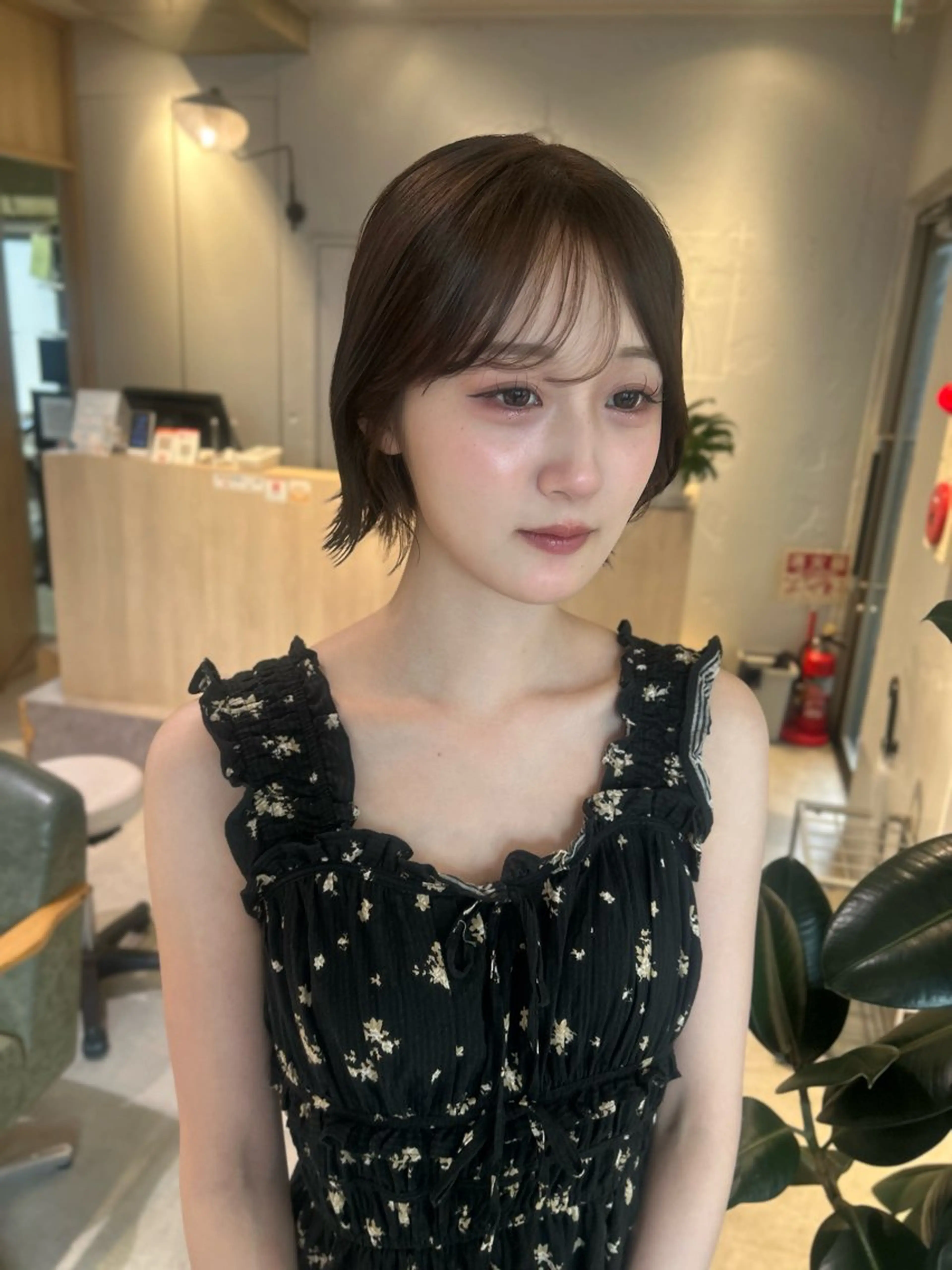 ショート 顔周りカット 外ハネヘア カット 𝐚𝐨𝐢🩰/ 酸性ストレートのヘアスタイル