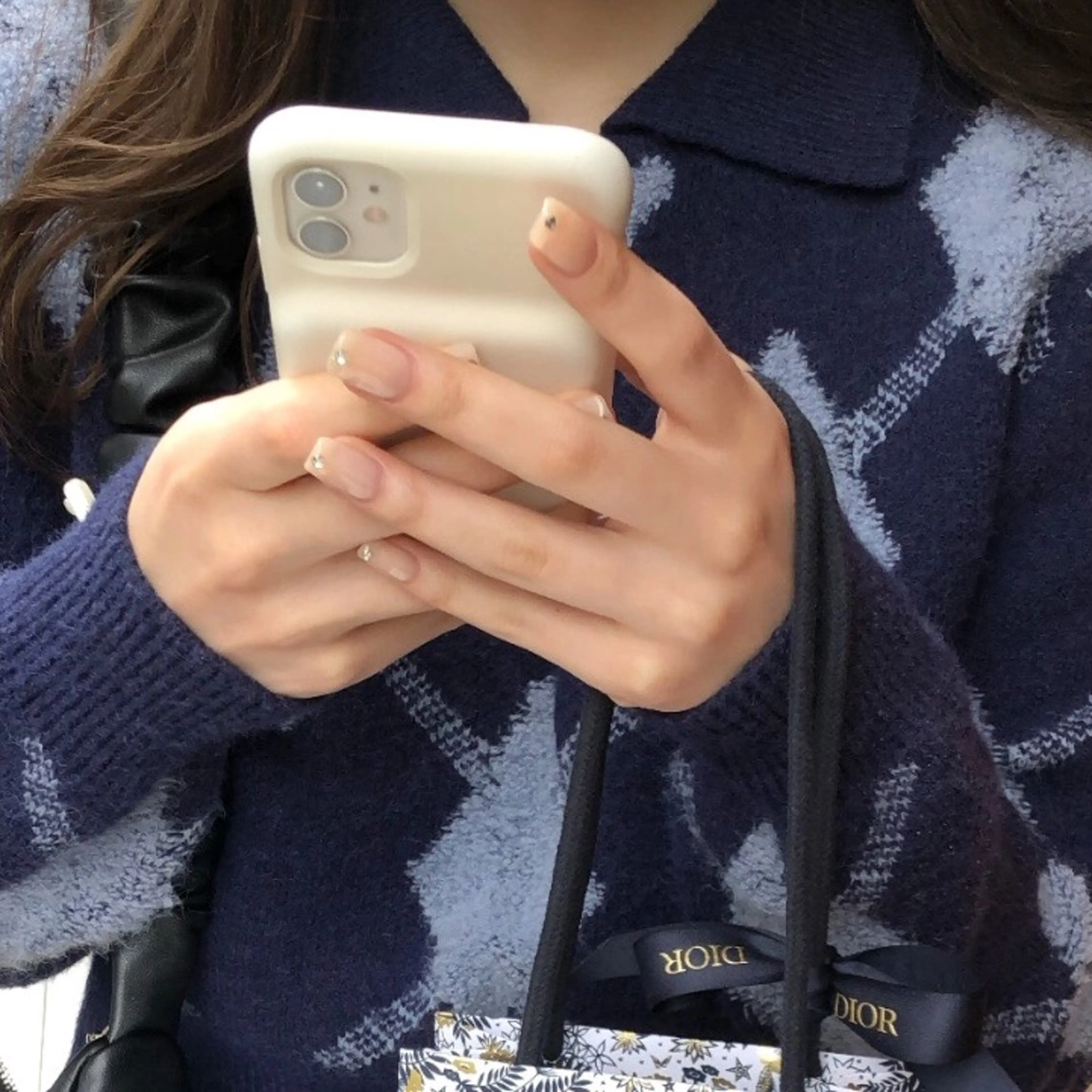 ネイル ストーンネイル ハンドネイル 秋本 栞のネイルデザイン