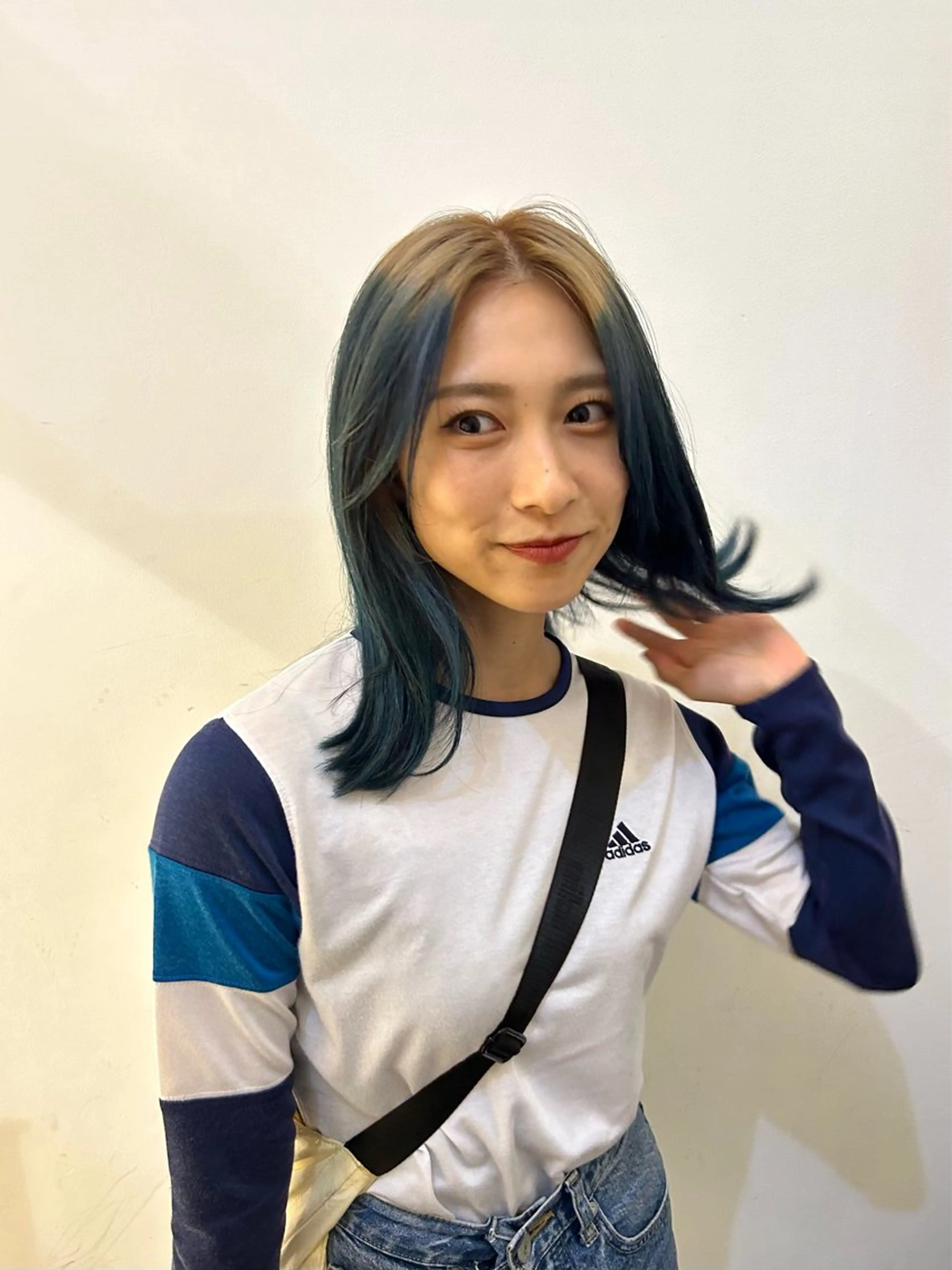 カラー moeka 表参道のヘアスタイル