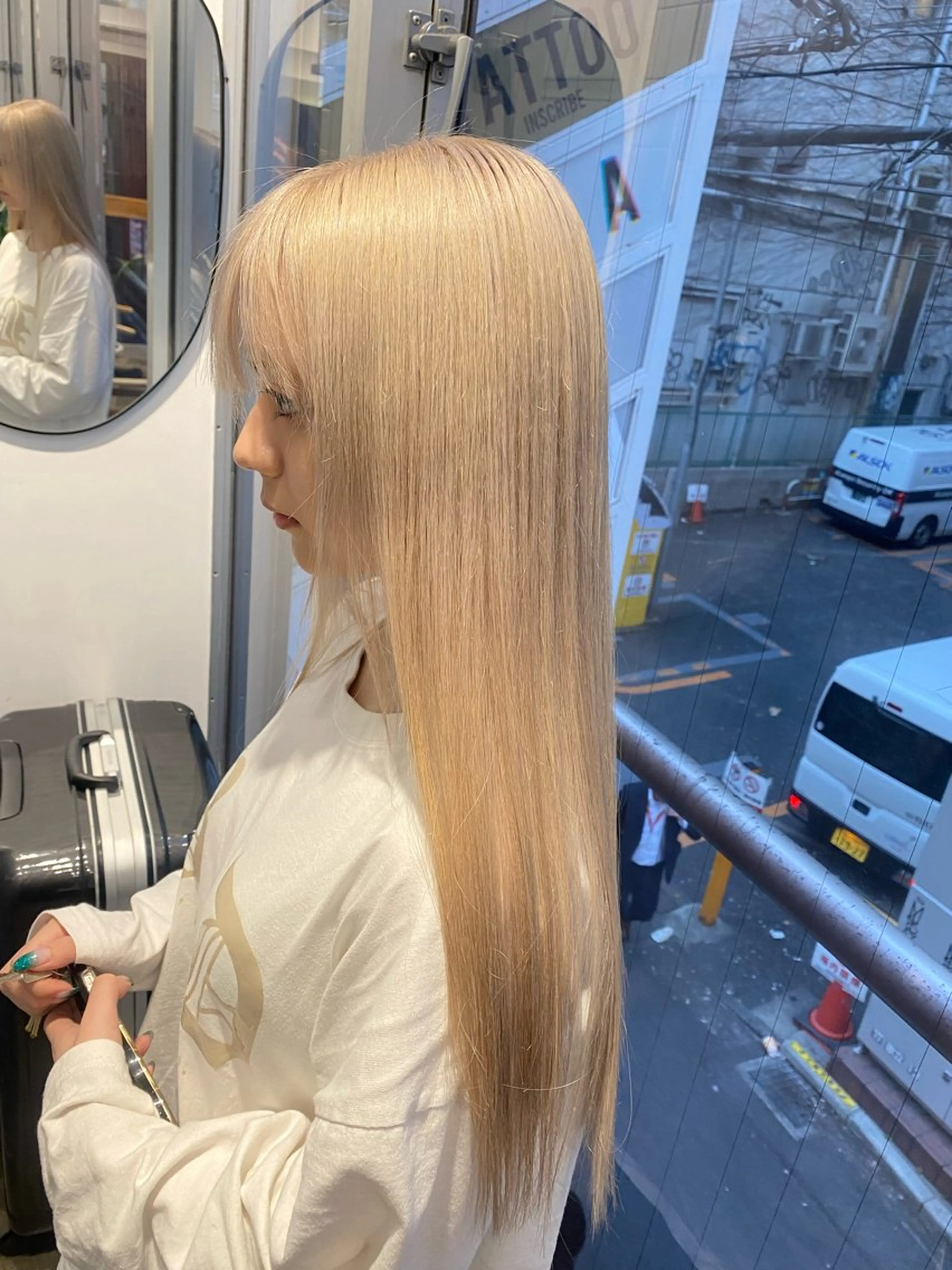 ミディアム カラー ベージュカラー ミルクティーベージュ ホワイトミルクティーベージュ SALOWIN新宿三丁目【サロウィン】所属・レイヤー🔶髪質改善 🔶透明感カラー青木のヘアスタイル