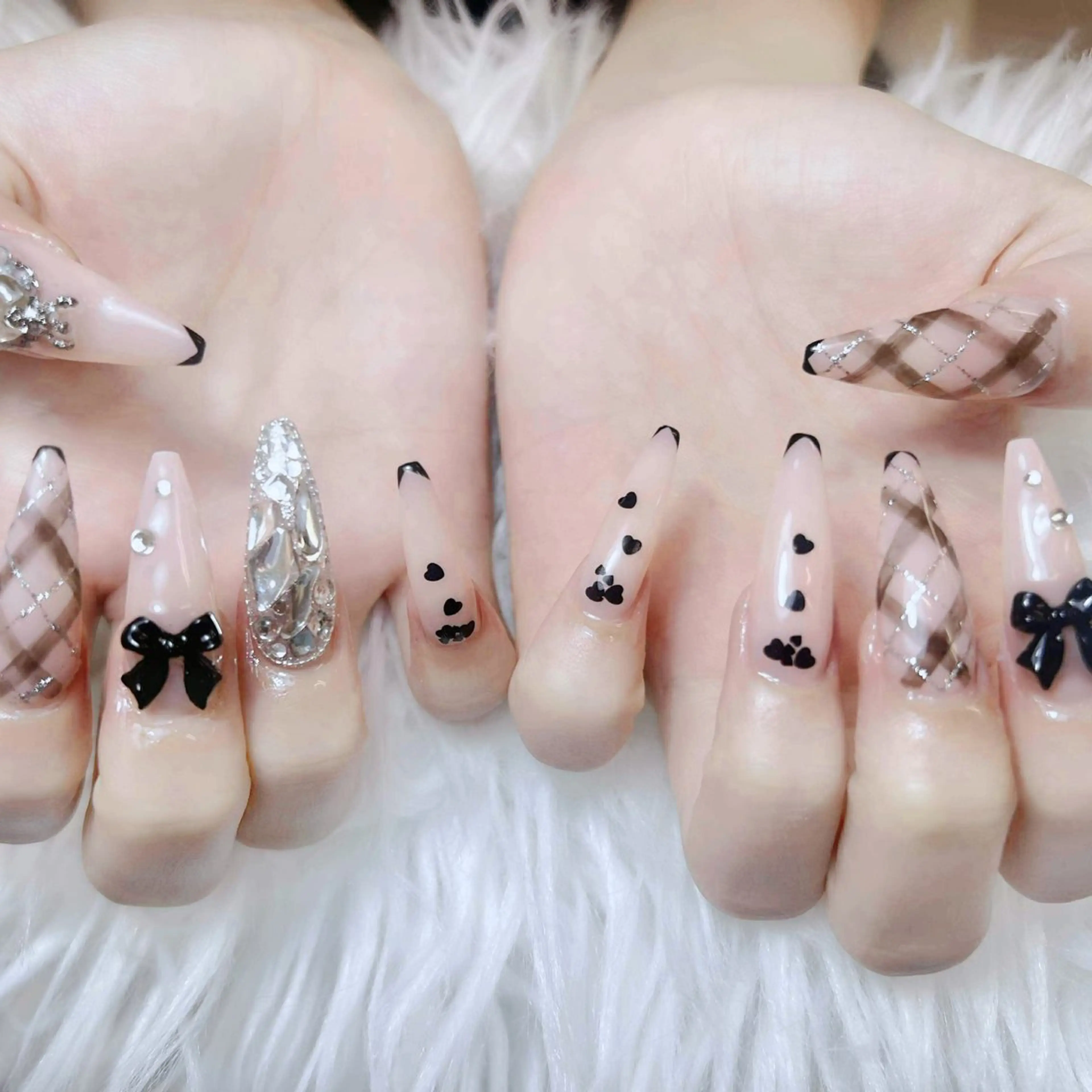 ネイル チークネイル 長さ出し フットネイル マグネットネイル 持ち込み ハンドネイル ANH NAIL ゴテゴテ専門店💎のネイルデザイン