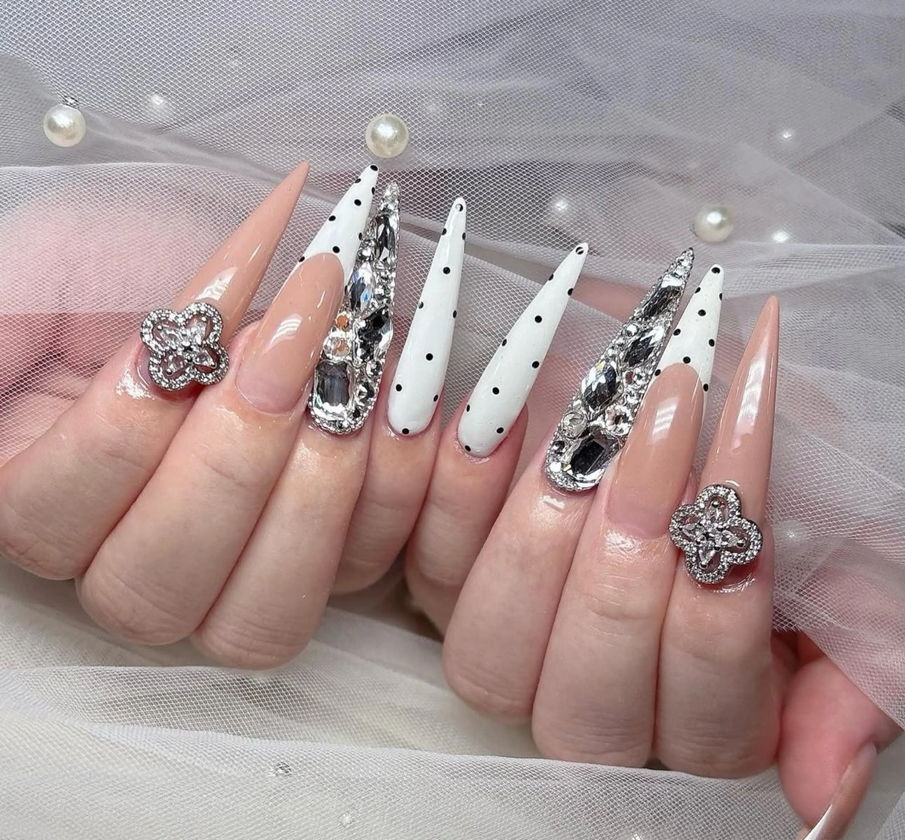 ネイル グラデーション キラキラネイル ワンカラーネイル 冬ネイル Jenn Nail Salonのネイルデザイン