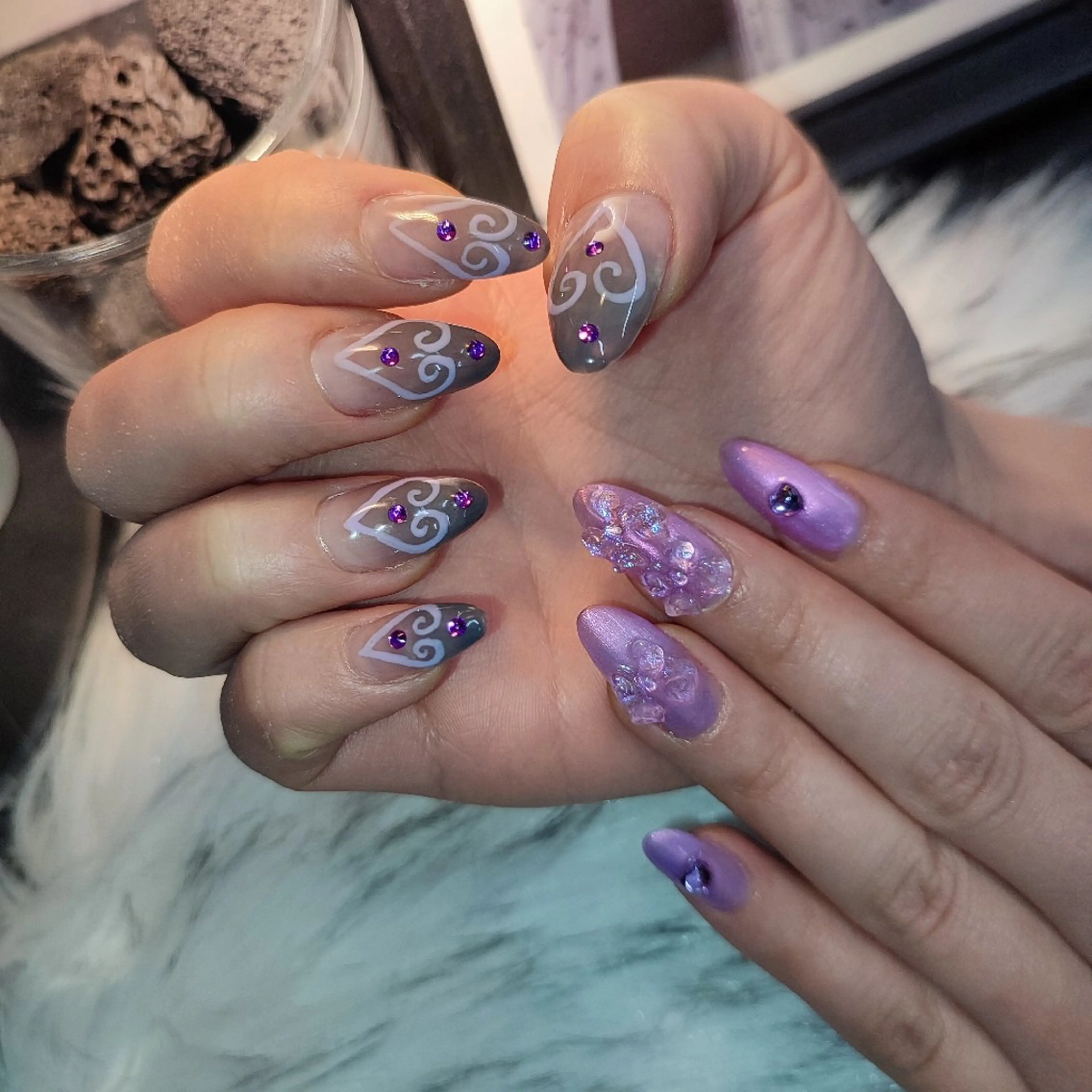 ネイル ハンドネイル RUNWAY 　　の眉毛・アイブロウイメージ