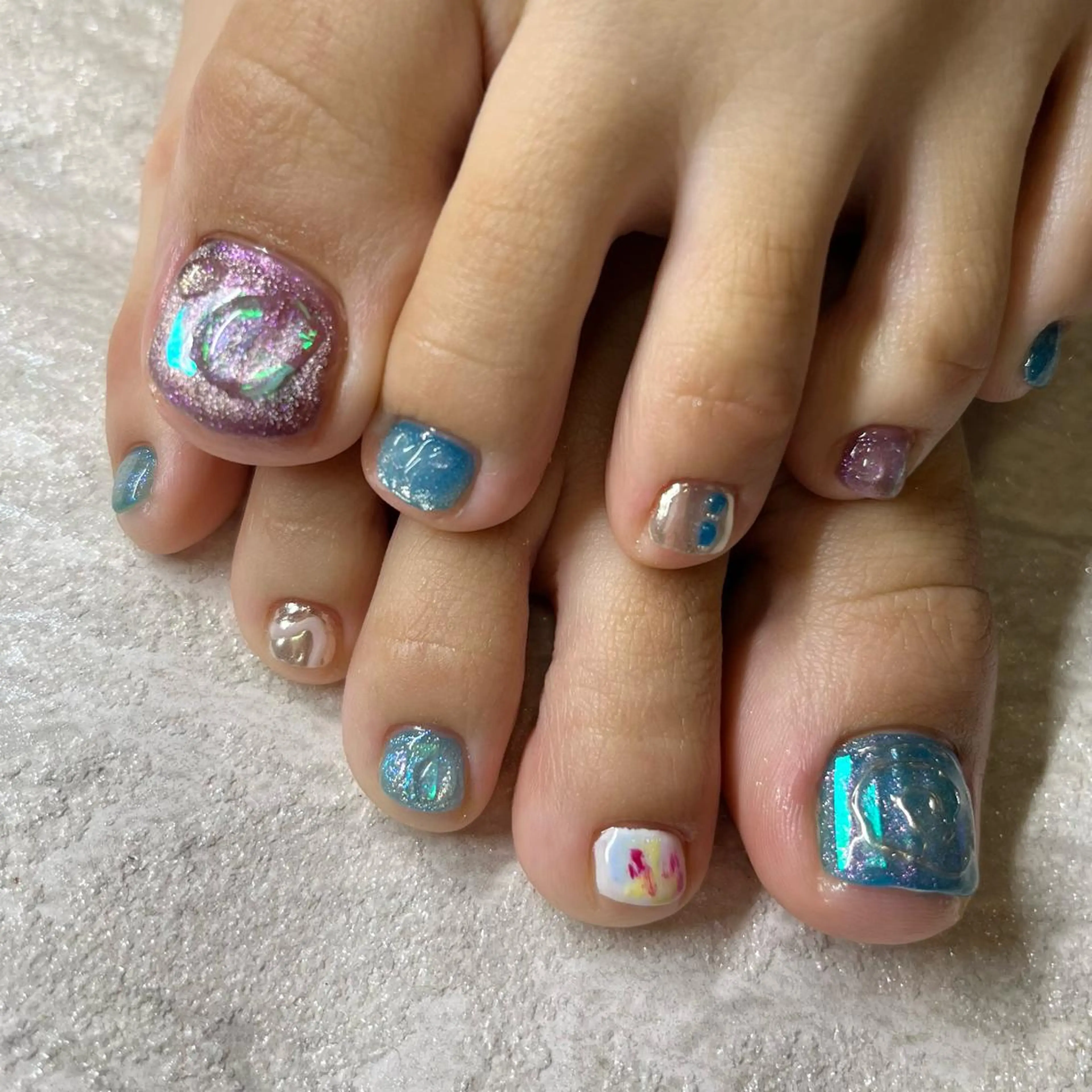 フットジェル デザインアートコース(オフなし) クイックケア付き。大理石、ぷっくり、ミラー、色追加など、自由度高いコースの写真