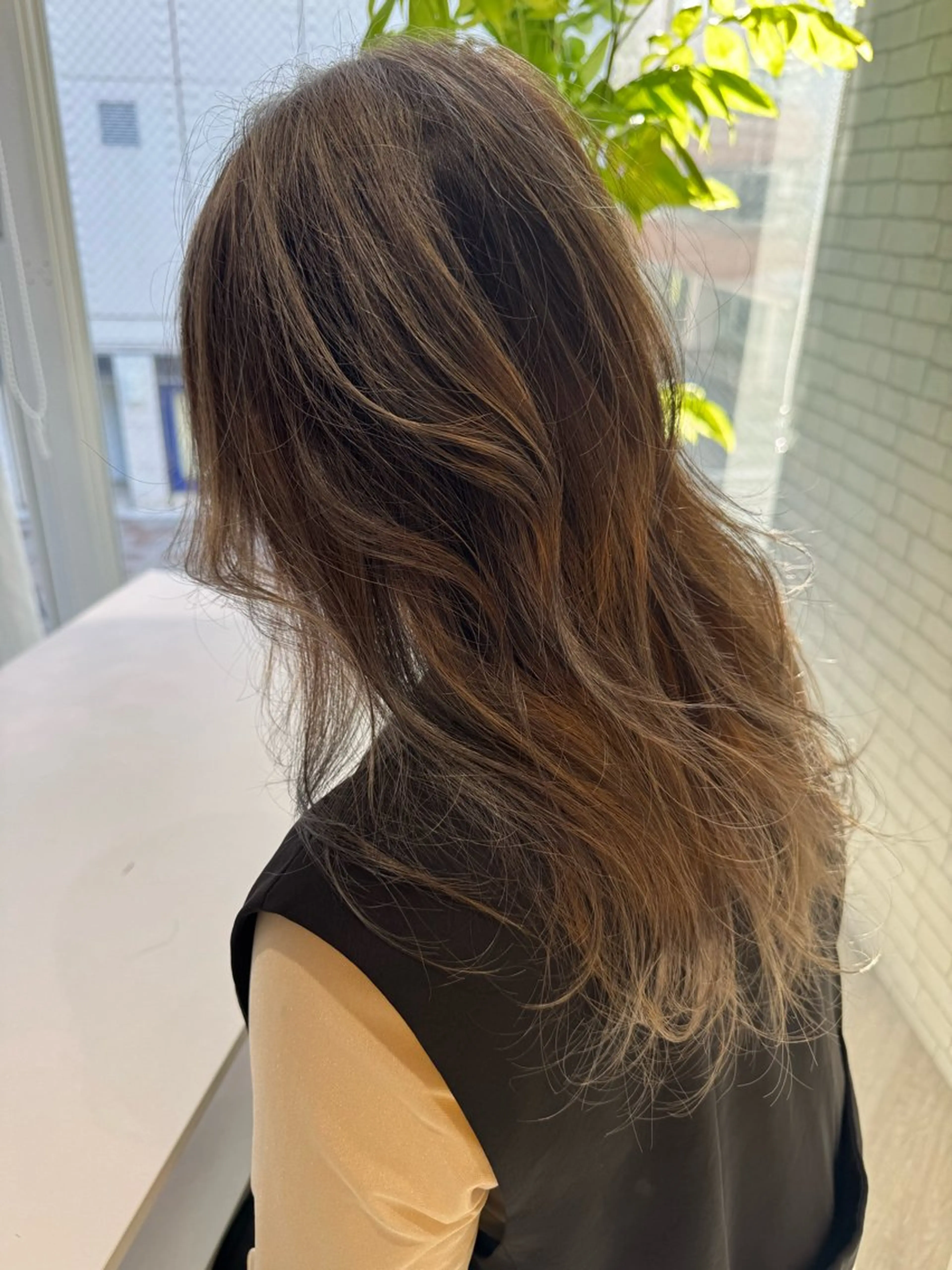 ミディアム 松永 果菜のヘアスタイル